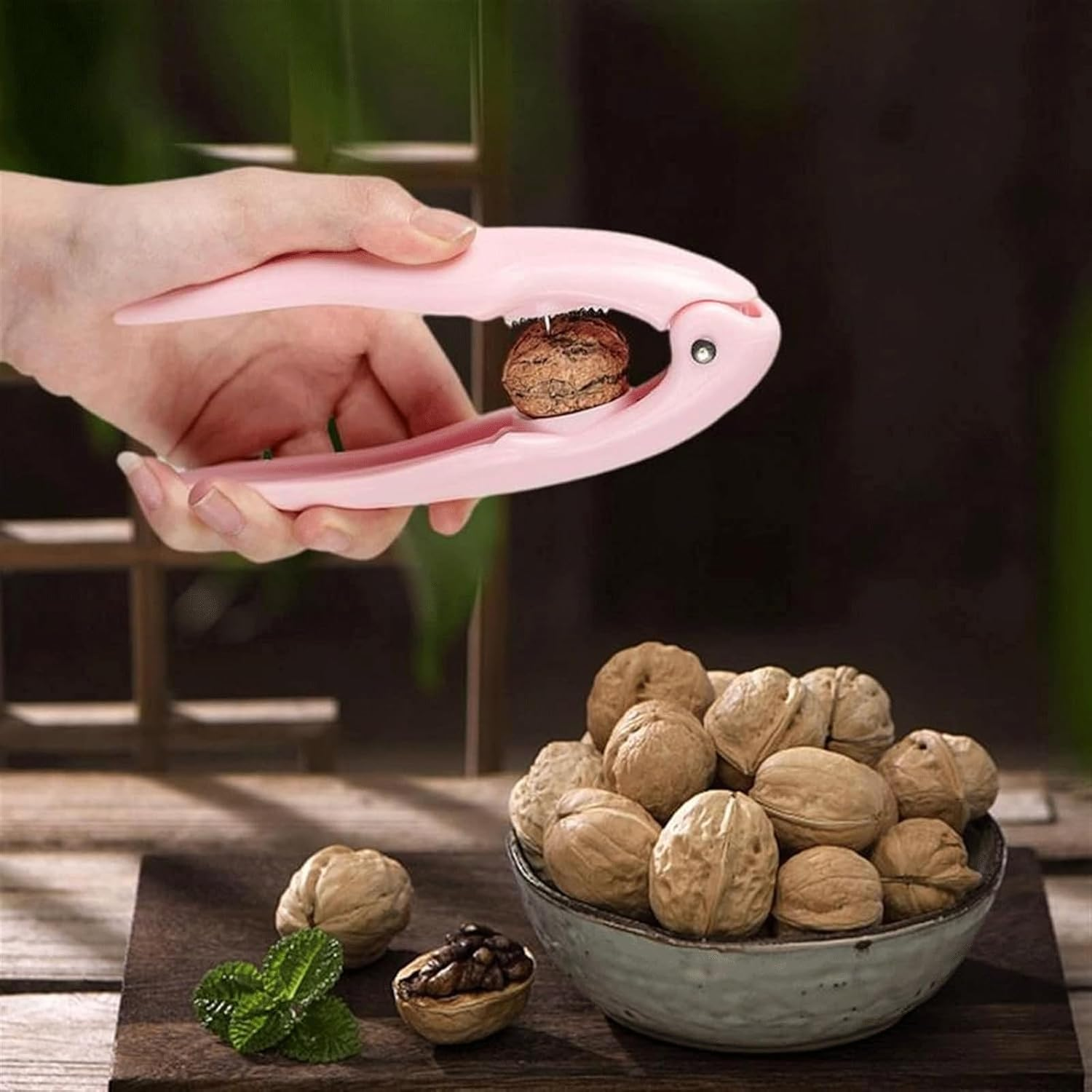 PP Material Automatic Rebound Chestnut Clip Raw Chestnut Opener Hazelnut Shell Opener as Home Kitchen Gadgets