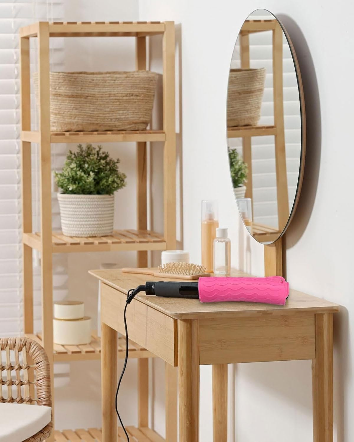 MYGLOAR 2 Pack Heat Resistant Silicone Pad Bag, Heat Resistant Silicone Pad for Hair Straightener, Suitable for Curling Iron, Hair Straightener, Straightener and Other Hot Hair Tools (Pink, Red) image number 3