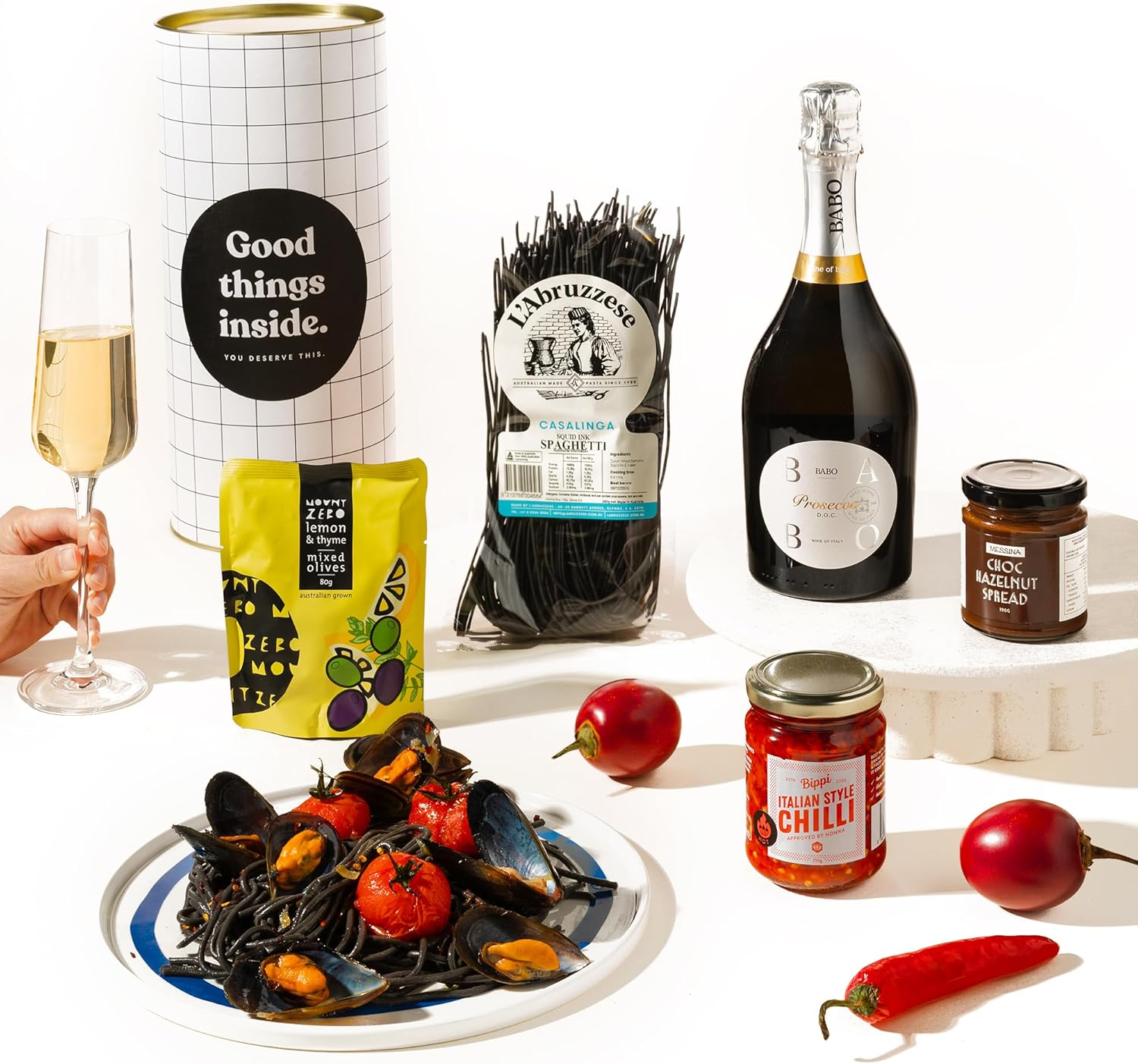 Italian Gourmet Gift Hamper | Bellissimo Belinda Gift Box by Good Day People | Luxury Prosecco Hamper with Squid Ink Pasta, Messina Chocolate Spread, Bippi Chilli, Olives & More &ndash; Premium Food Hamper in Signature Packaging for Celebrations & Gifting image number 4