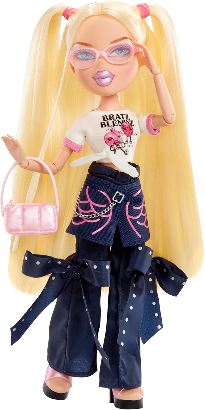 Bratz Stylin' Cloe - Fashion Doll with Customisable T-Shirt for You, Comes with Accessories, Cute Toys for Girls