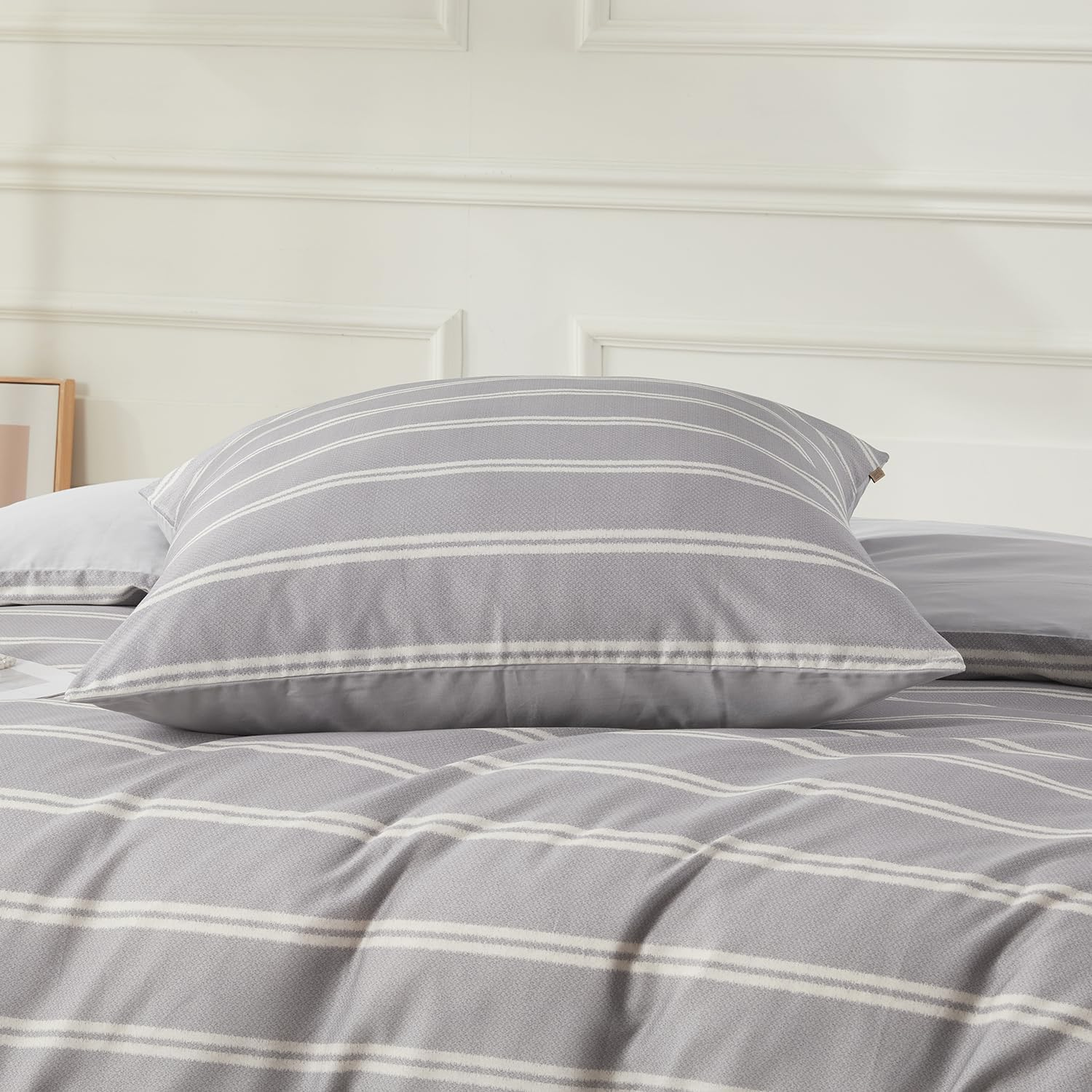 SAPHREAS Boys Grey Stripe 2 Piece Dark Grey Stripe Duvet Cover Bedding Set 1 Duvet Cover 1 Pillowcase 135 X 220 Cm image number 5