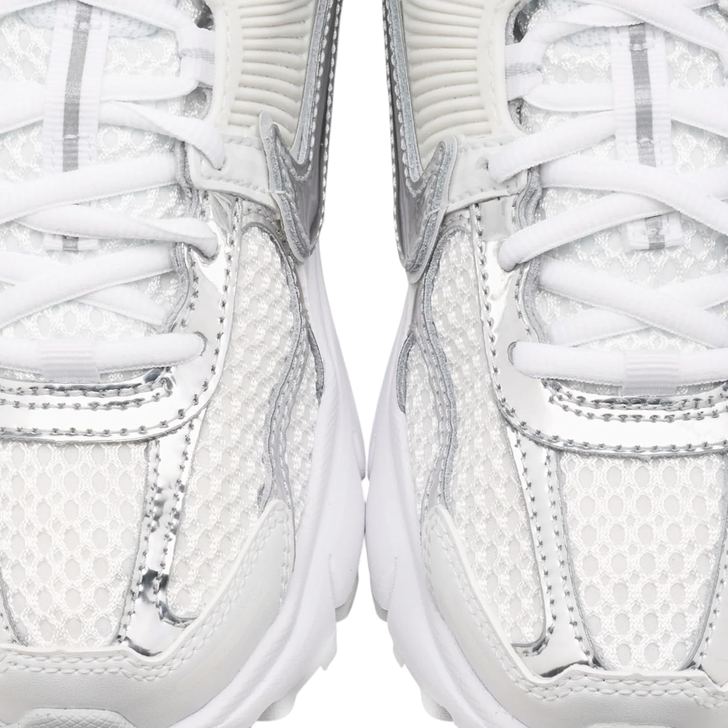 NIKE Women'S Zoom Vomero 5 Gold Sneaker