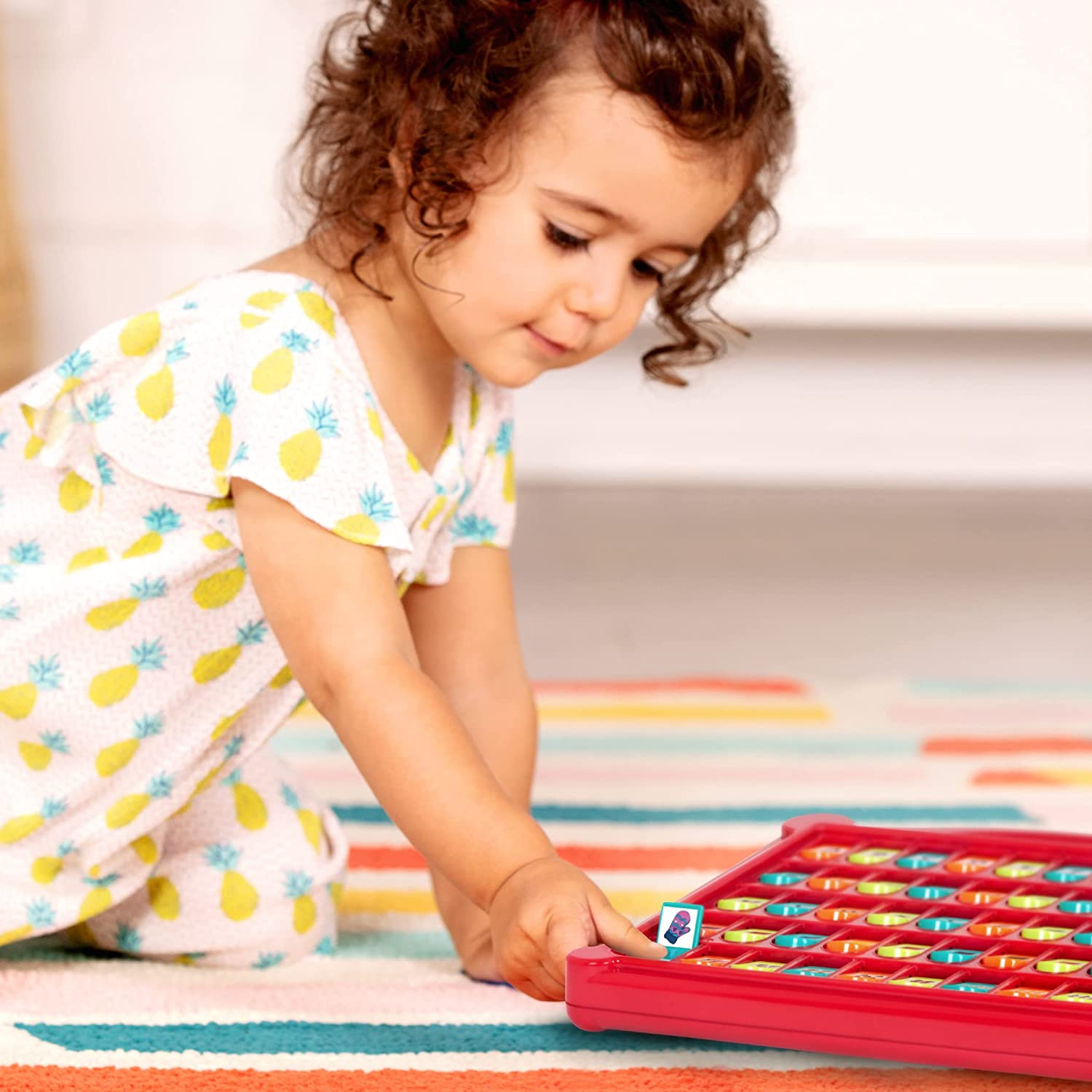 Battat &ndash; Pop-Up Alphabet &ndash; 50 Letter & Picture Flaps &ndash; Shapes, Colors & Letters &ndash; Educational & Learning Toys &ndash; 3 Years + &ndash; Hide & Seek Alphabet