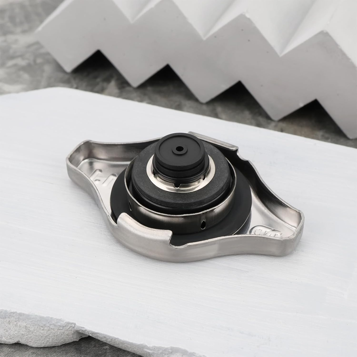 YINETTECH 1Pc Radiator Cap Car Radiator Cap 17920-75F00 17920-75F00 1792075F00 Compatible with Suzuki SX4 Compatible with Vitara MK3 image number 2