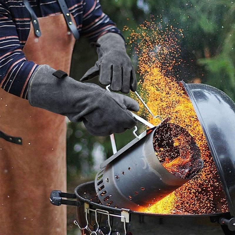 BBQ Charcoal Chimney Starter image number 1