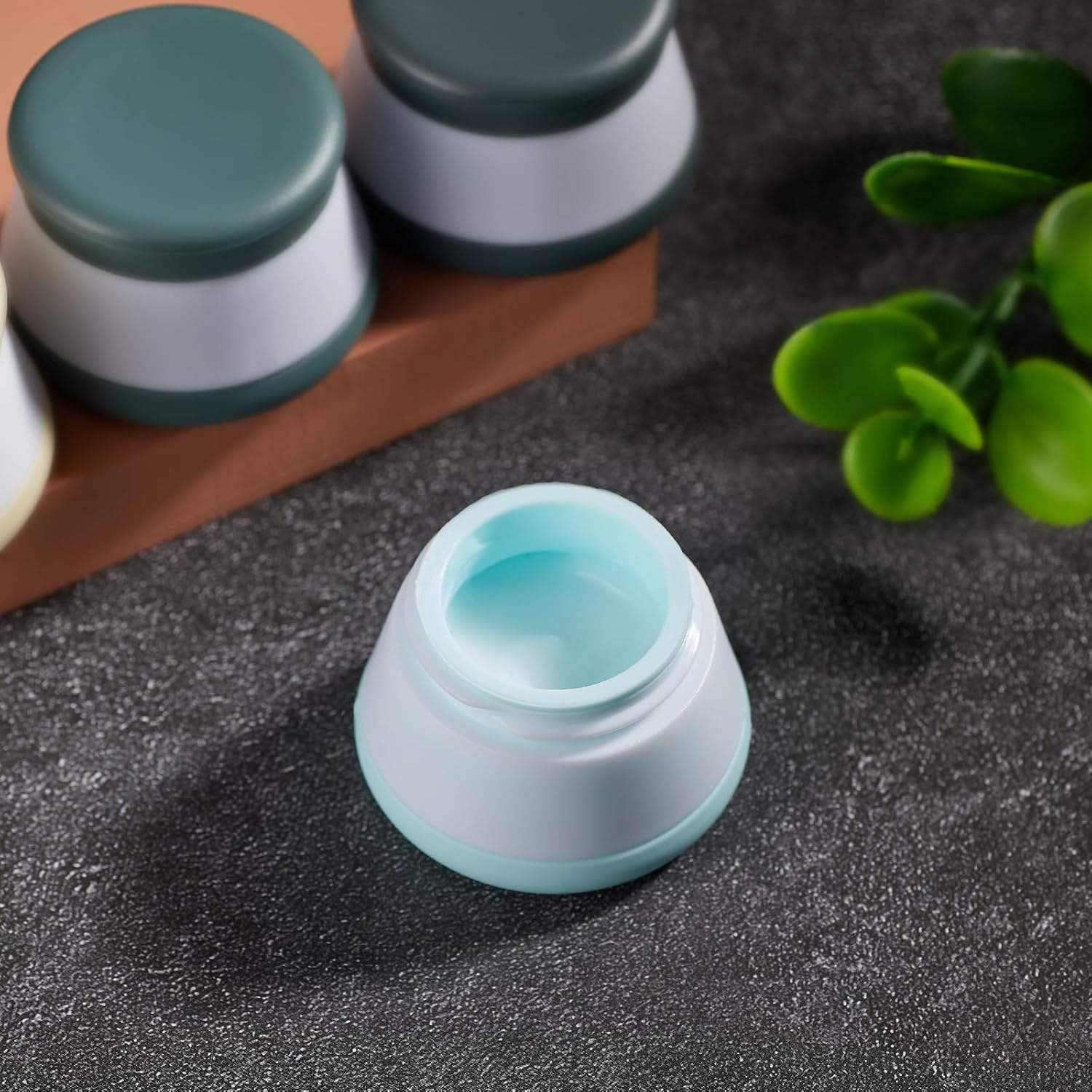 INSFIT Travel Containers for Toiletries, TSA Approved Silicone Cream Jars, Size Containers with Lids, 4PCS BPA Free Leakproof Accessories for Liquid Lotion with Labels & Mini Spatulas image number 4