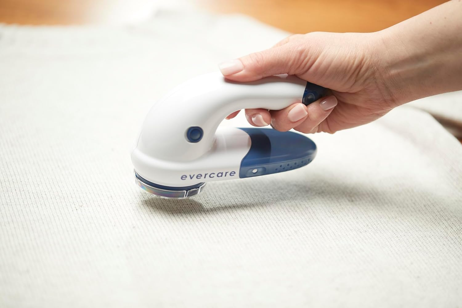 Evercare Fabric Shaver, Large,White image number 2