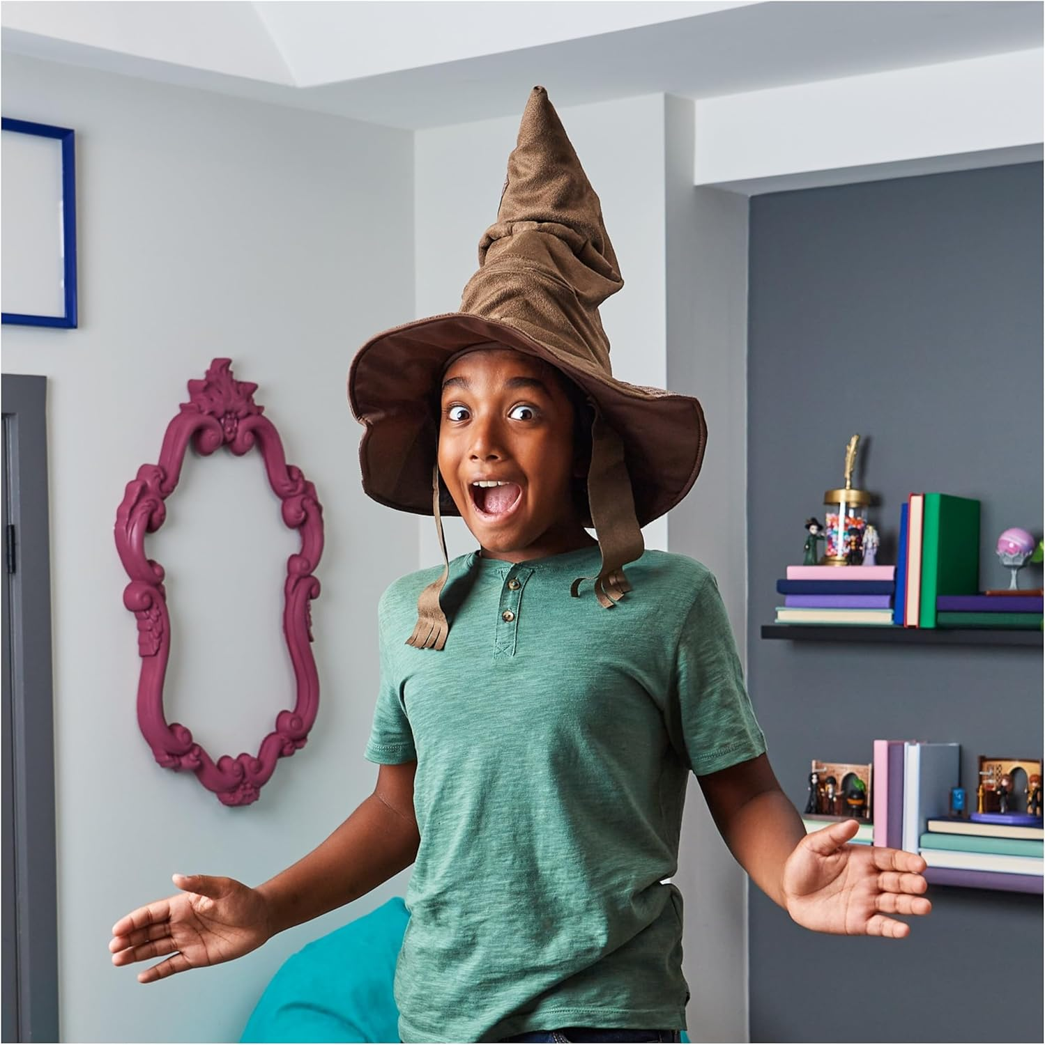 Wizarding World, Talking Sorting Hat with 15 Phrases for Harry Potter Pretend Play, Kids&rsquo; Toys for Aged 5 and Up image number 6