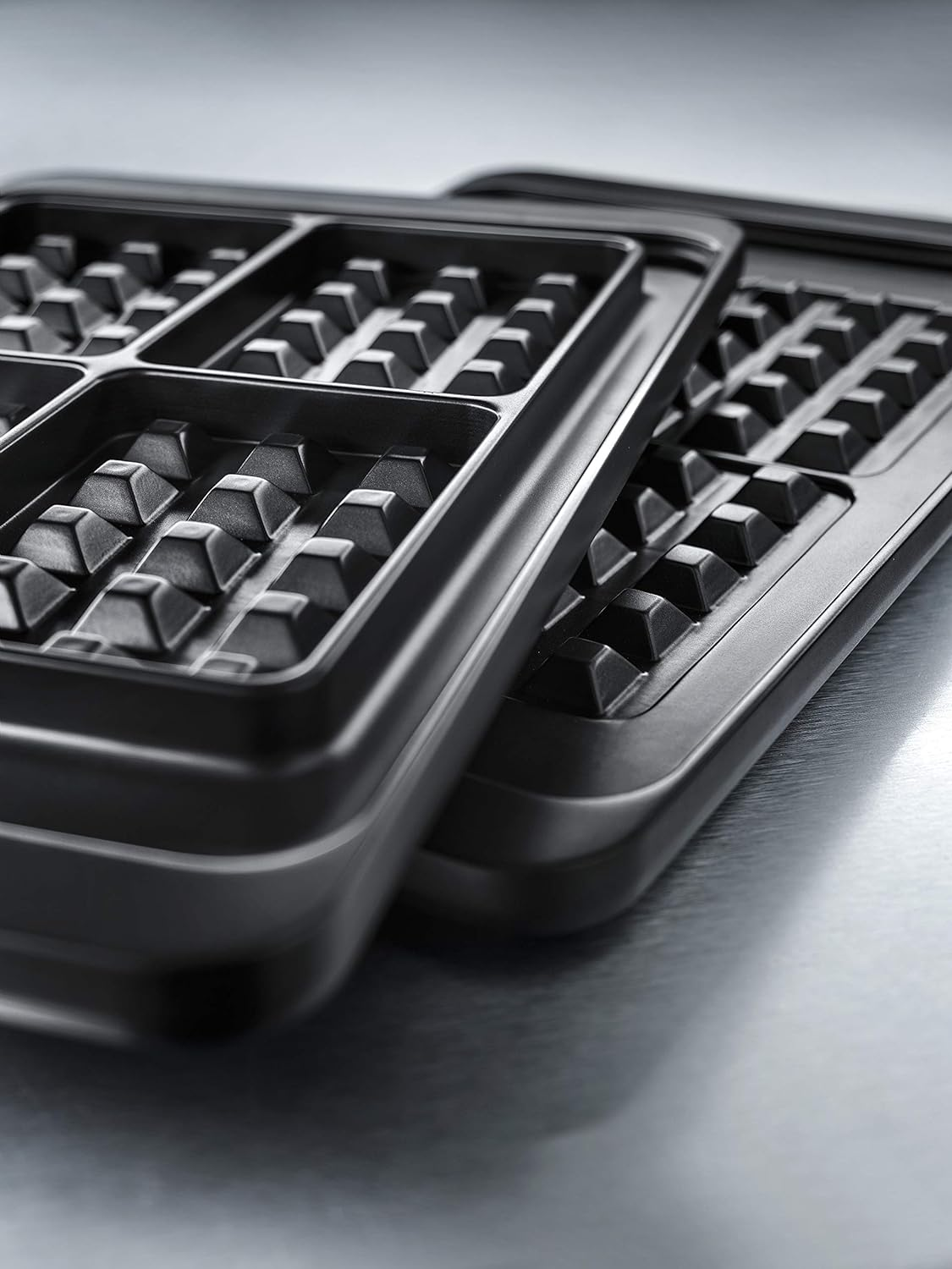 De'Longhi Multigrill Accessory Set of 2 Waffle Plates DLSK151, Compatible with Multigrill Models CGH1012D and CGH1112DP, Black