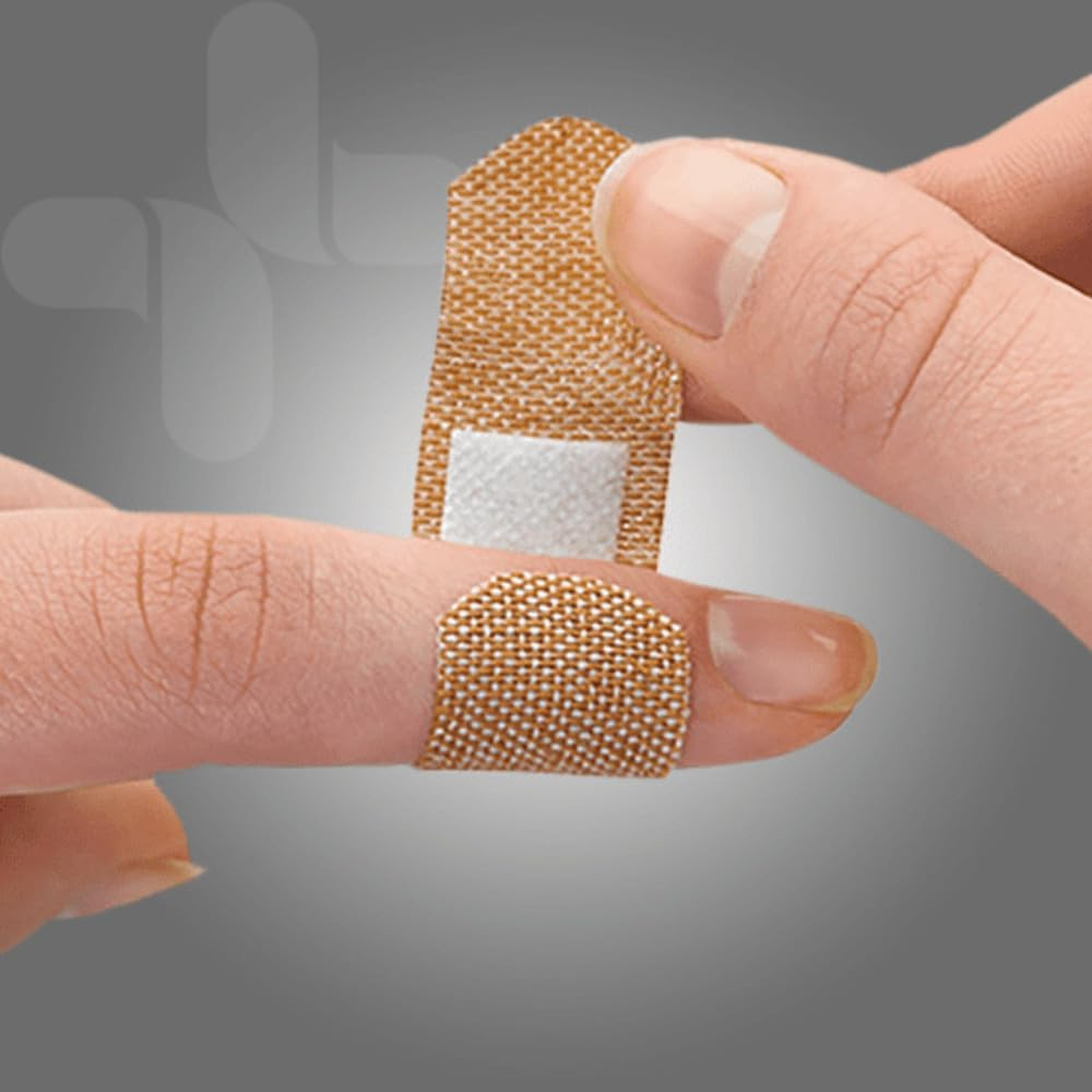 AEROPLAST Premium Fabric Standard Strip Plasters with Strong Adhesion, Breathable Hypo‑Allergenic Latex‑Free Dressing for Sensitive Skin, Conforming Flexible Protection, 1.9 Cm X 7.2 Cm, Box of 50 image number 3