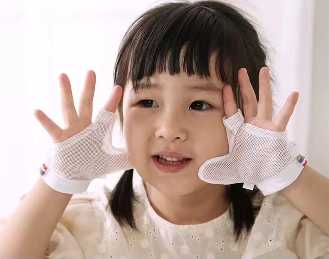 Cloverhome Thumb Sucking Stop for Kids Baby Thumb Sucking Guard Gloves Finger Sucking Stop Guard anti Thumb Sucking Gloves(L)