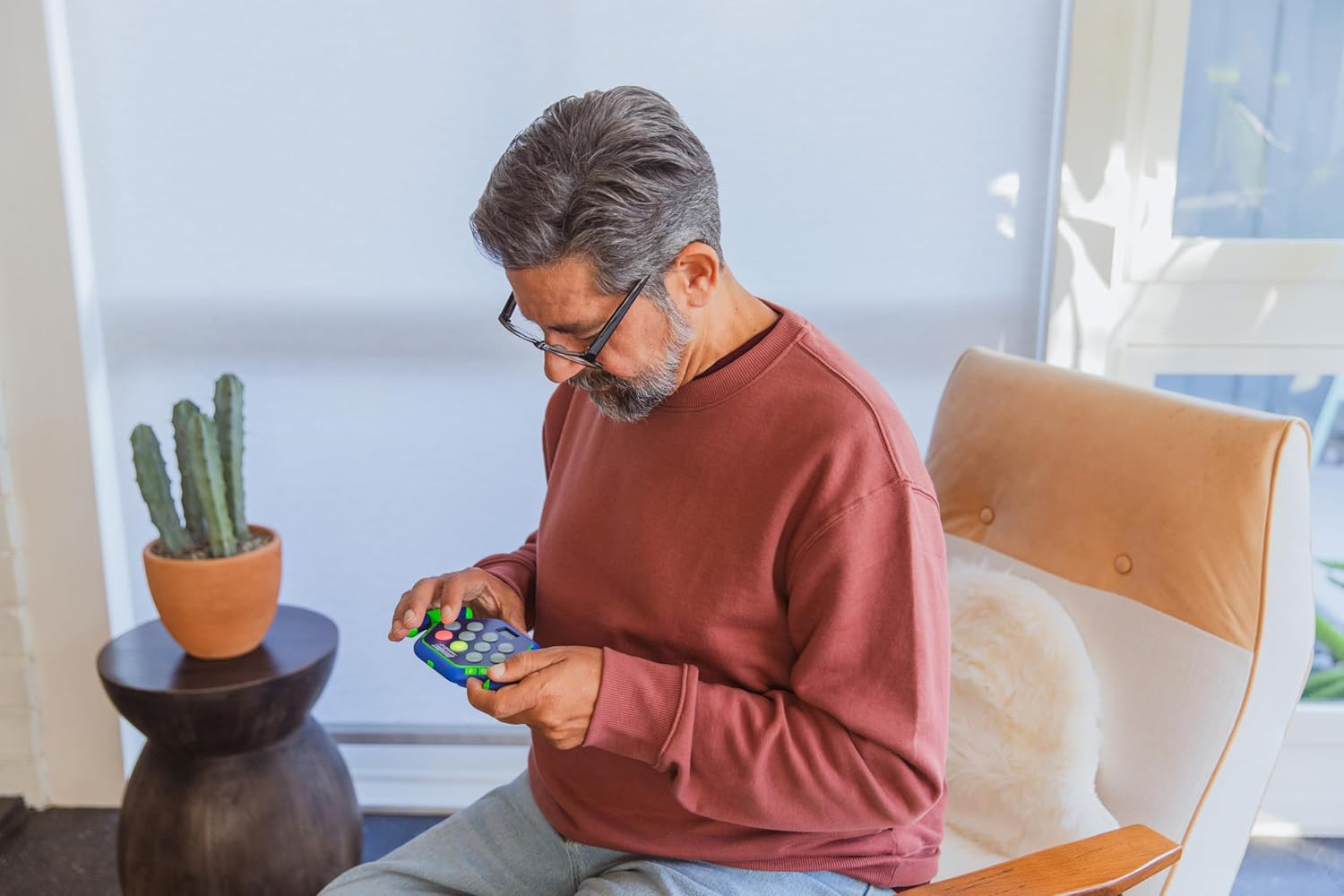 Learning Resources Brainbolt Boost Electronic Memory Game for Children Aged 5+ 3 Game Modes, for 1 Player, Travel Games for Kids image number 2