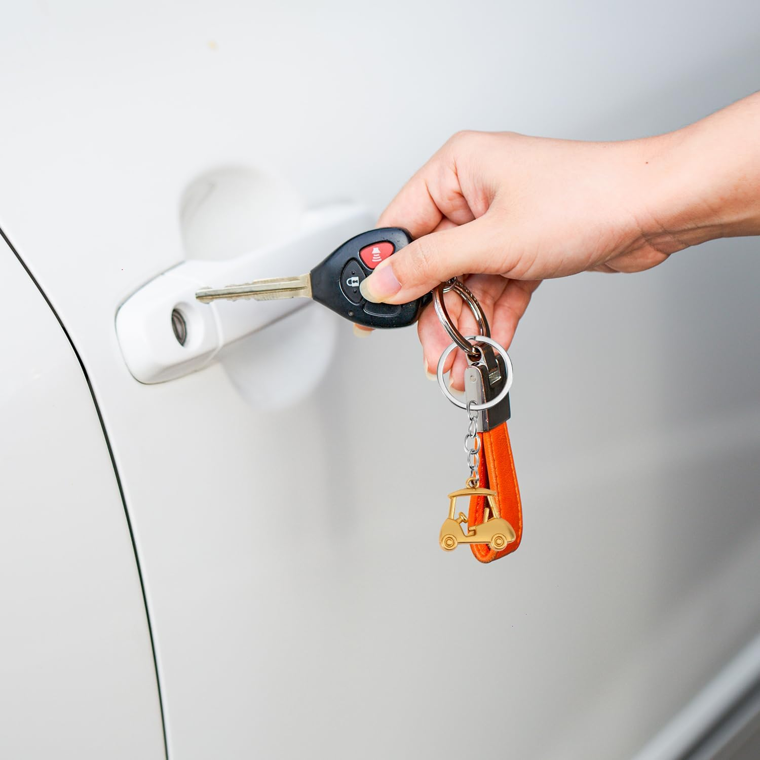 2Pcs Golf Cart Keychain, Zinc Alloy Golf Keychain Silver Gold Sparklely Golf Cart Keychain Golf Style Key Chains for Man Golf Lovers Golf Souvenirs, Silver, Gold image number 2