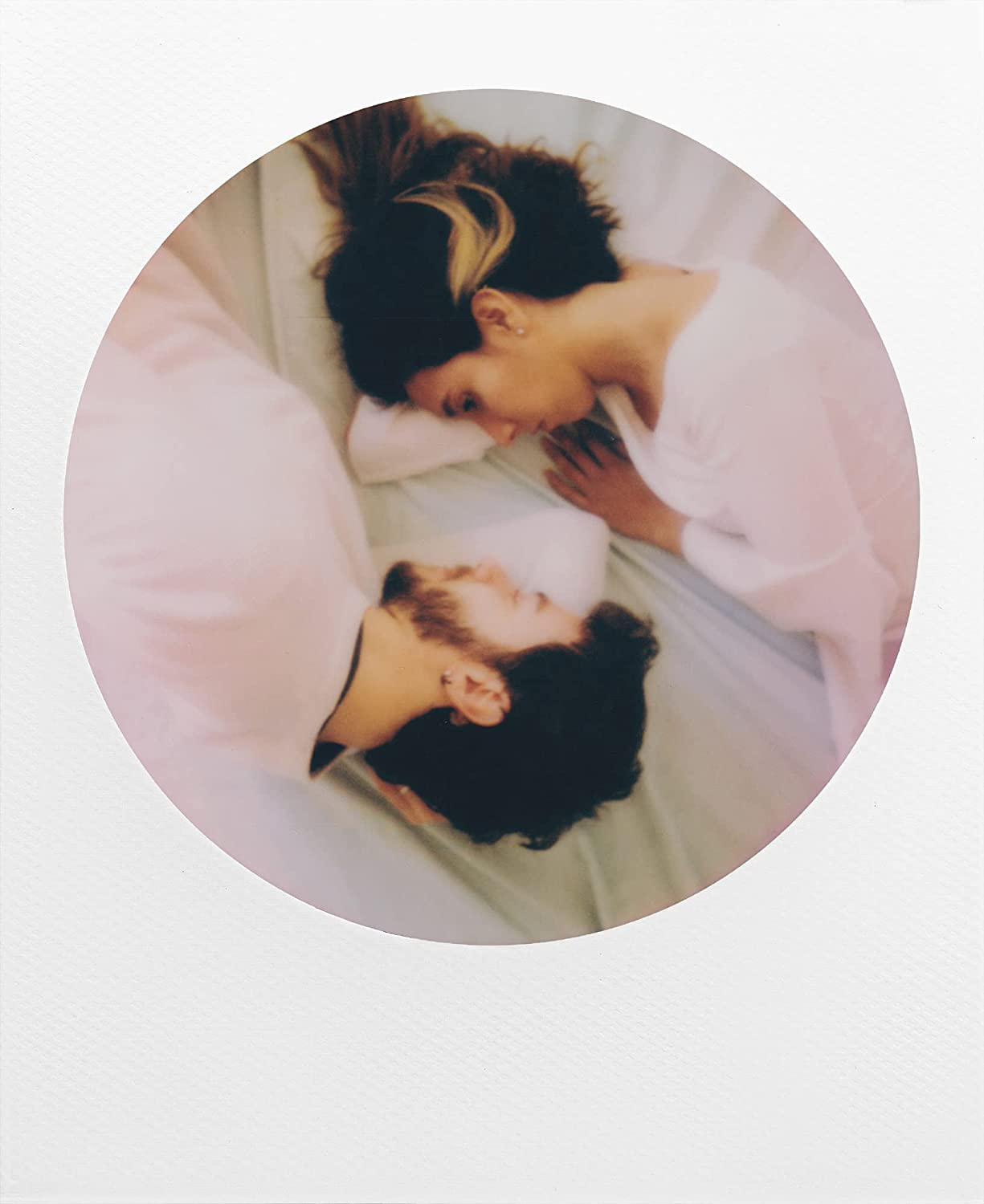 Polaroid Color Film for 600 - round Frame (6021) image number 1