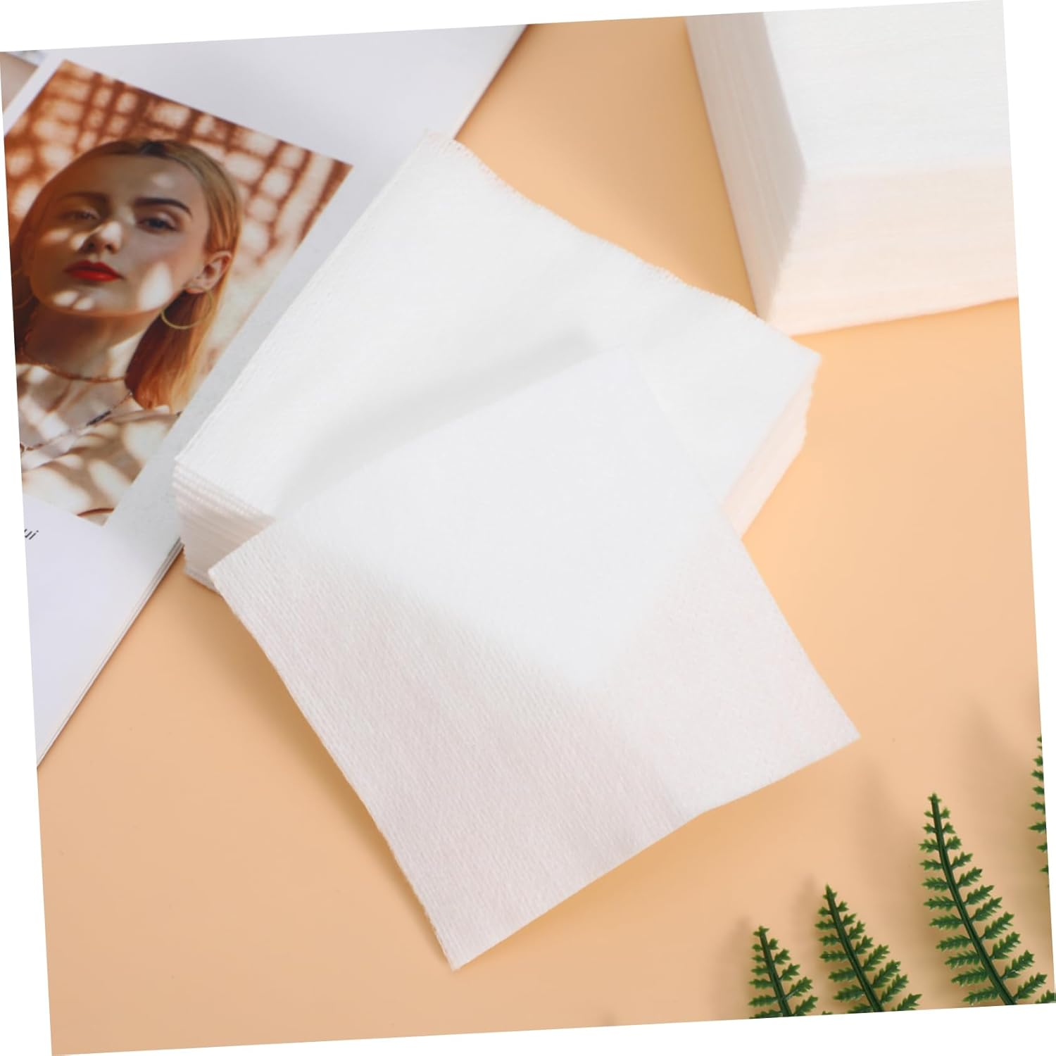 Mobestech Makeup Remover Pads and Face Cleaner Pads, 400Pcs Non-Woven Fabric 10X10Cm Disposable Cosmetic Cleansing Tool for Sensitive Skin, Daily Facial Makeup Removal image number 4
