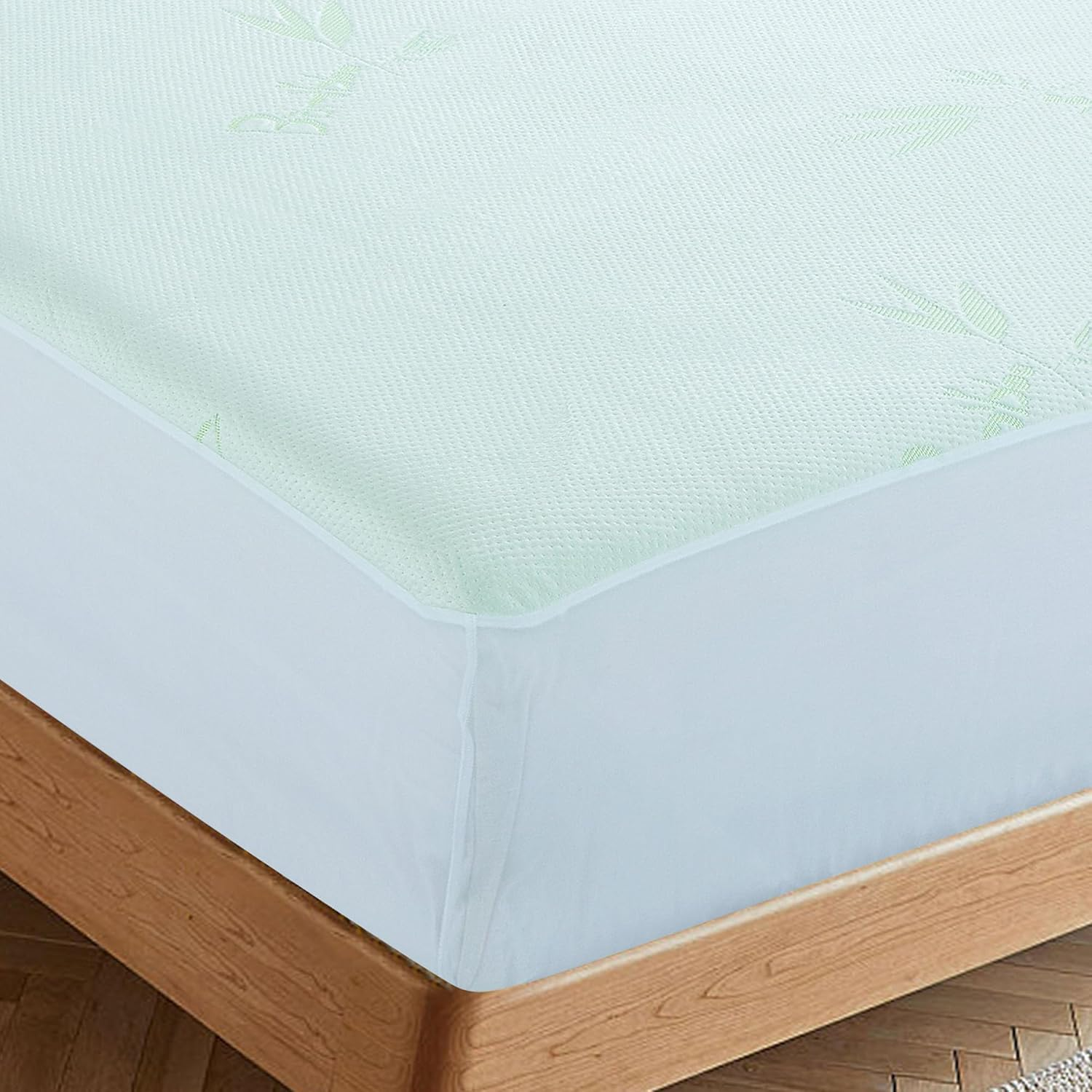 Ricoco Bamboo Waterproof Mattress Protector Queen Size Breathable Bamboo Mattress Protector, Hypoallergenic Fully Fitted (Queen Size) image number 2