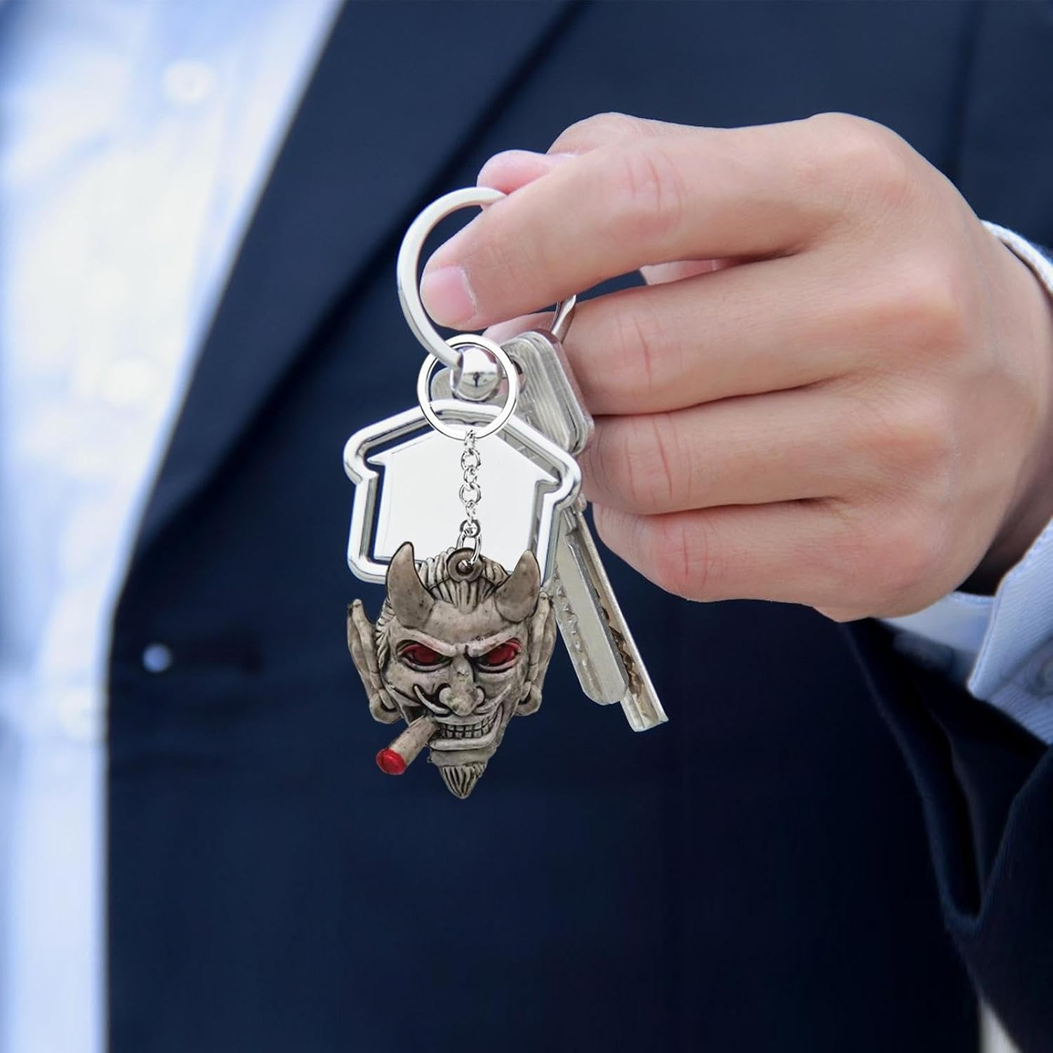 Skull Keychain for Men,Antique Silver Color Skull Keychain for Women - 3D Resin Skull Bag Charm Fashion Ring Car Ornaments image number 3