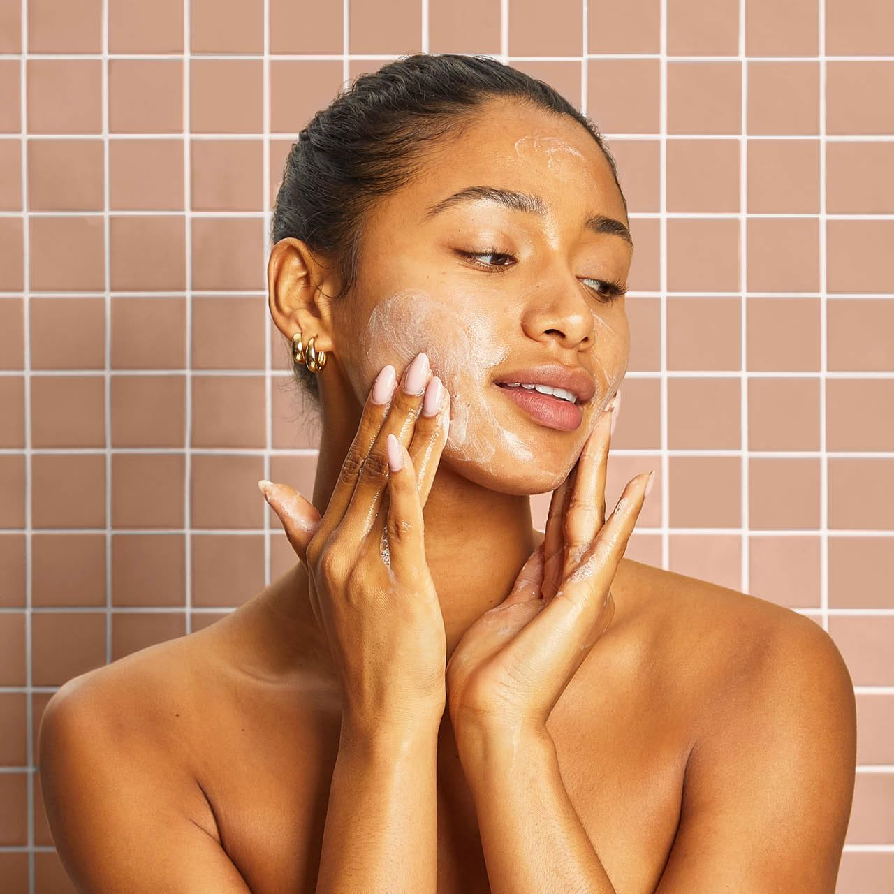 Kitsch Kojic Acid Soap for Hyperpigmentation - Brightening & Hydrating Kojic with Turmeric Soap Bar - Reduces Dark Spots, Evens Skin Tone, with Hyaluronic Acid & Shea Butter, Paraben & Sulfate-Free image number 1