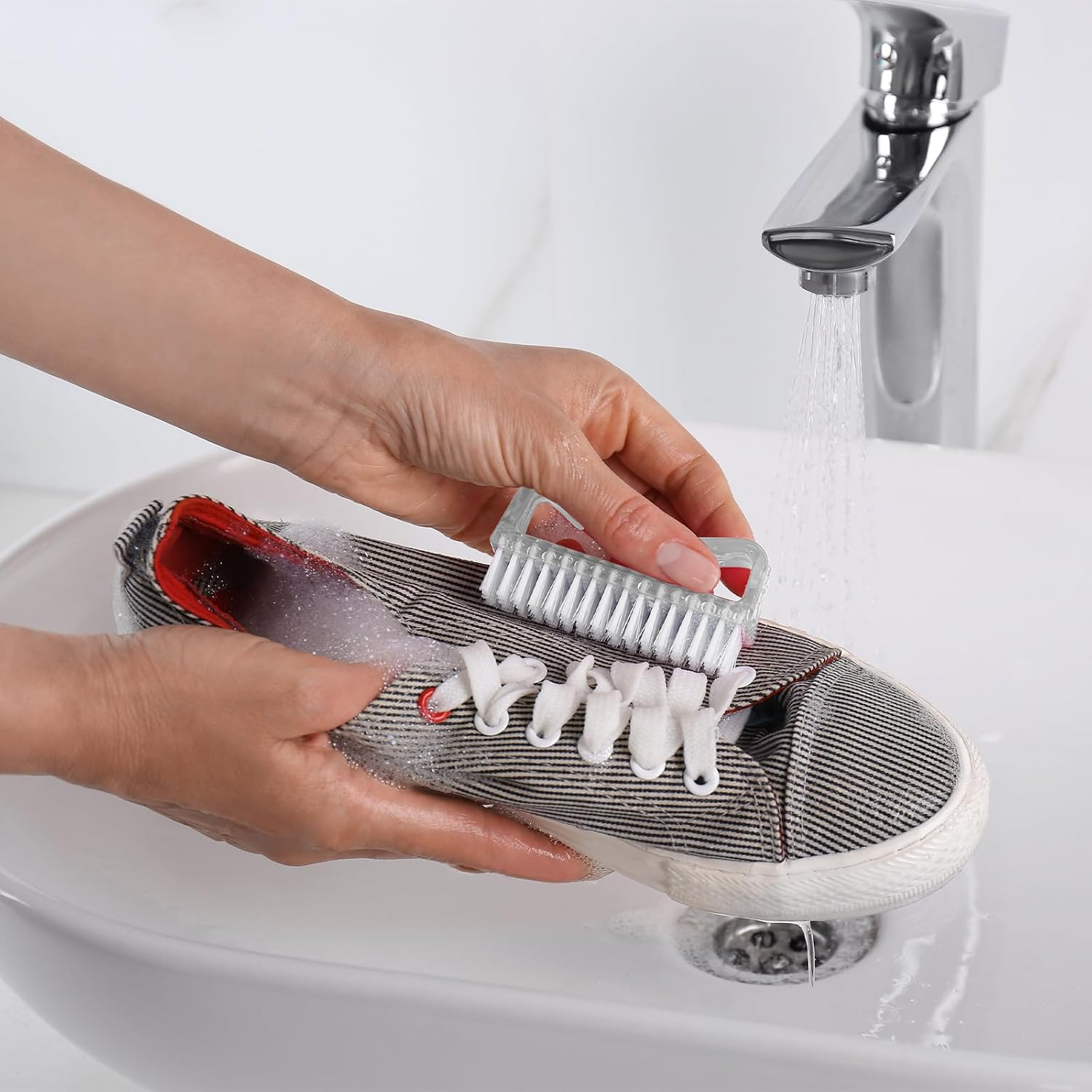 4 Pack Handle Grip Nail Brush,Hand Fingernail Scrub Cleaning Brushes for Toes and Nails Cleaner (Clear) - Clear image number 2