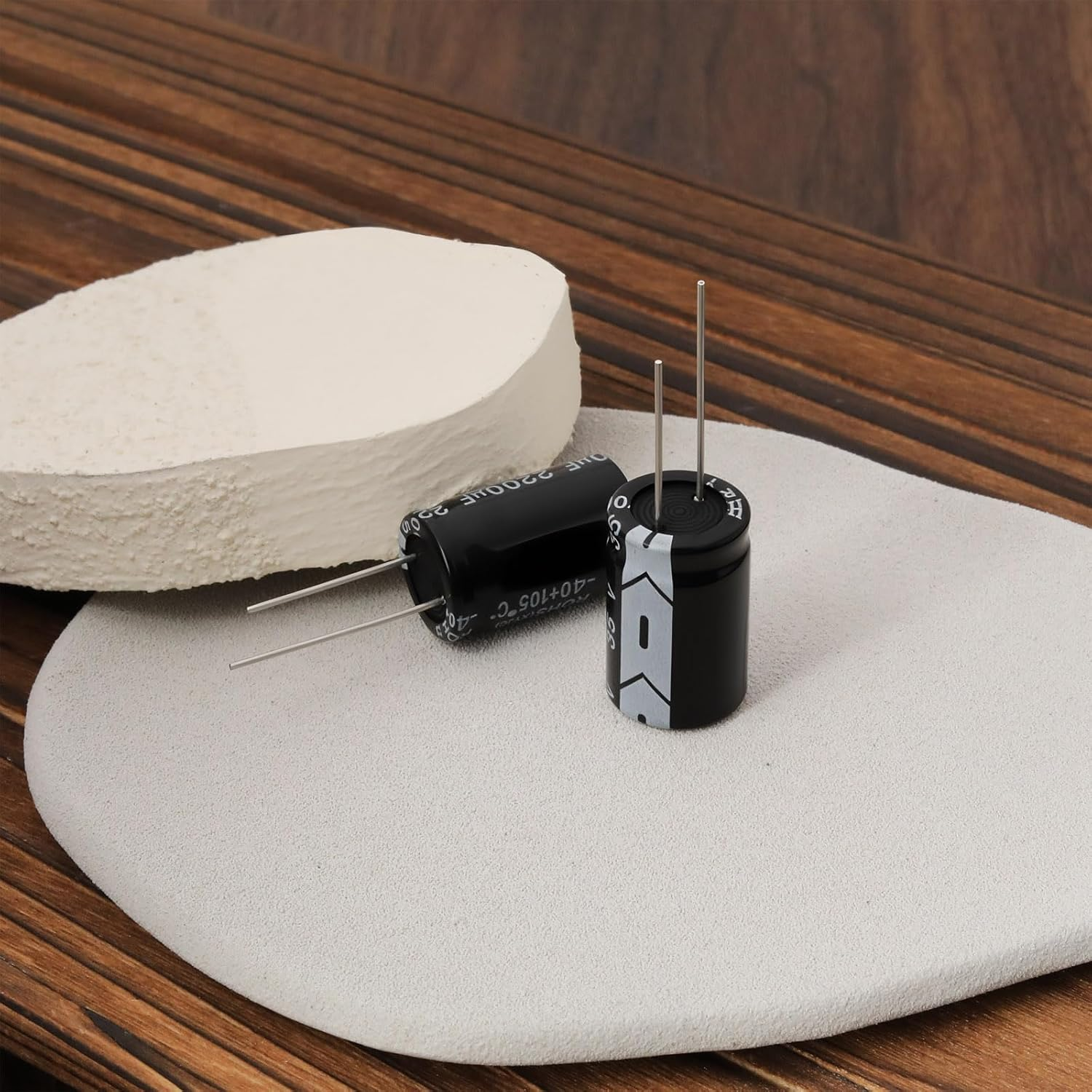 10Pcs 2200Uf 35V Aluminum Radial Electrolytic Capacitors 16X25Mm RM7.5 105C image number 6