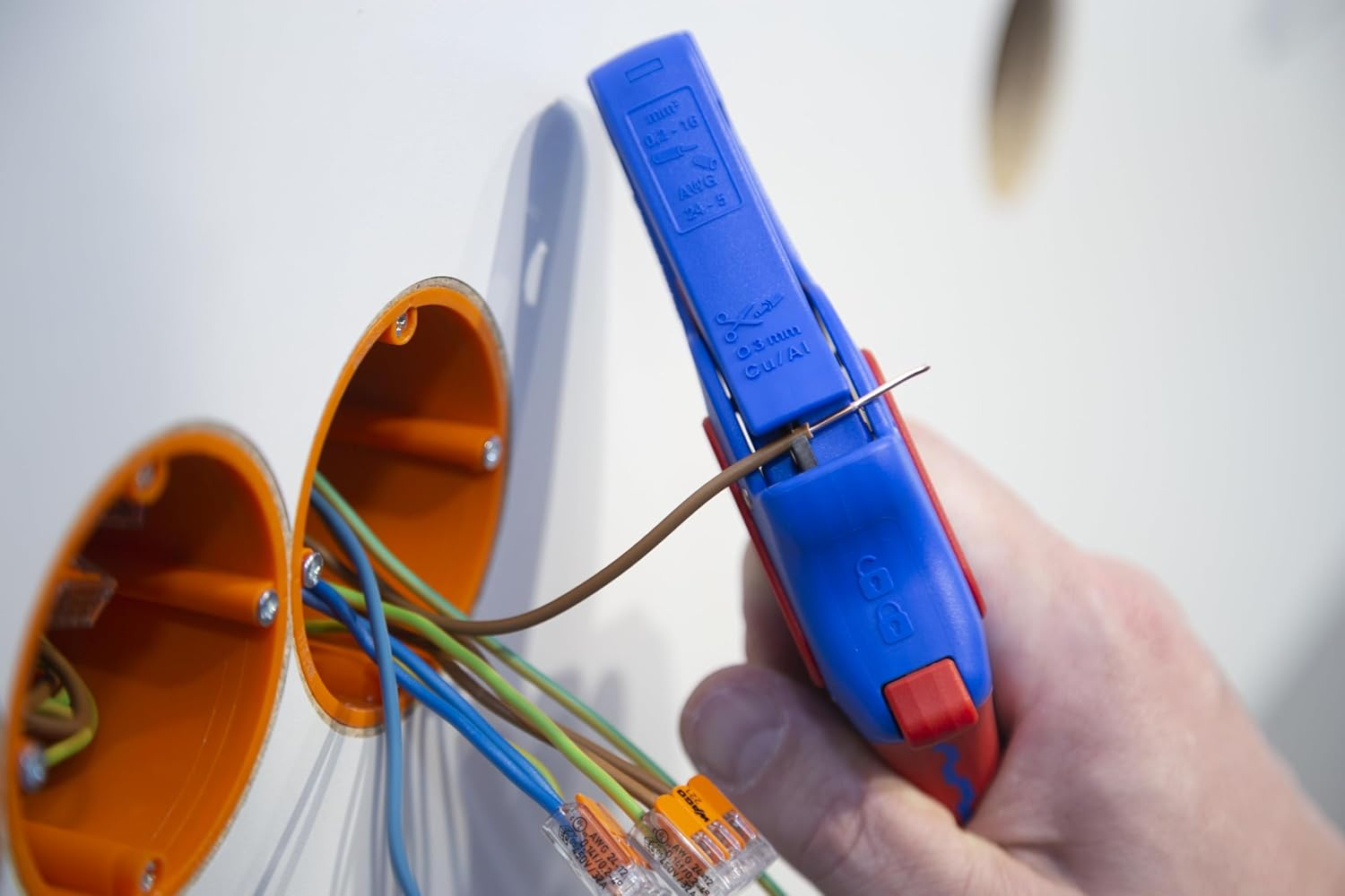 WEICON Tools No. 5 Pro Wire Stripper | Automatic Wire Stripper for All Standard Flexible and Solid Conductors from 0.2-16 Mm&sup2; | Self-Adjusting to Conductor Cross Section image number 2