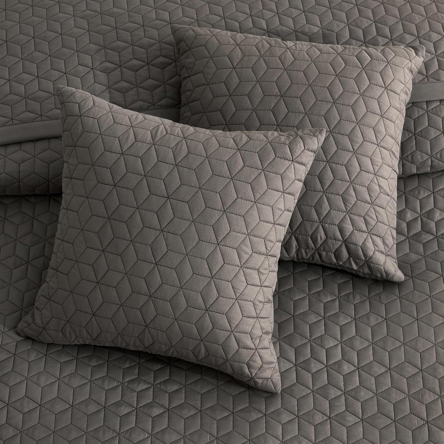 Blythease Oversized King Bedspread 128X120 Extra Wide, Modern & Contemporary Look, Lightweight Bedding Cover, Reversible, 5 Piece, 100% Microfiber, Brown - Green Jacket image number 3