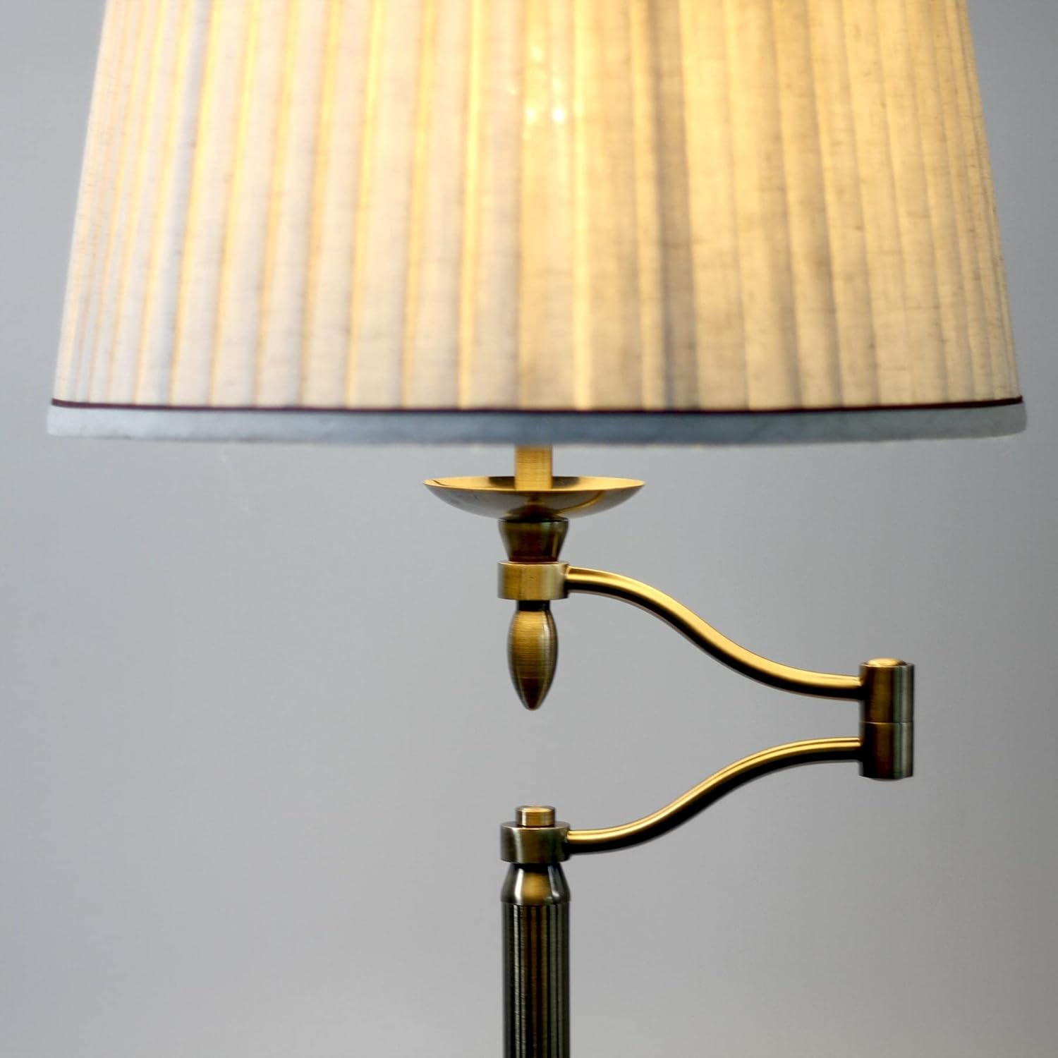 Nicollete Table Lamp image number 6