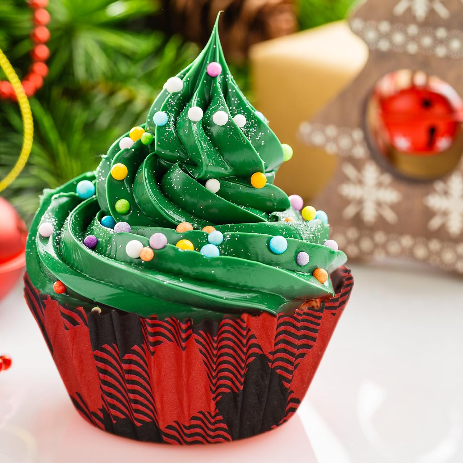 Whaline 600Pcs Cupcake Wrappers 3 Colors Christmas Buffalo Plaid Cupcake Liners Disposable Cupcake Liners Holders Paper Muffin Cups for Baking Home Kitchen Christmas Party Supplies image number 2
