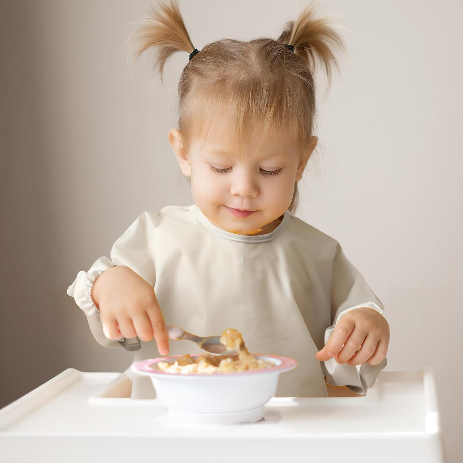 4 Pack Long Sleeve Bib, Waterproof Sleeved Smock for Baby Boy or Girl, Reusable Bib with Pocket, Ages 6-24 Months image number 4