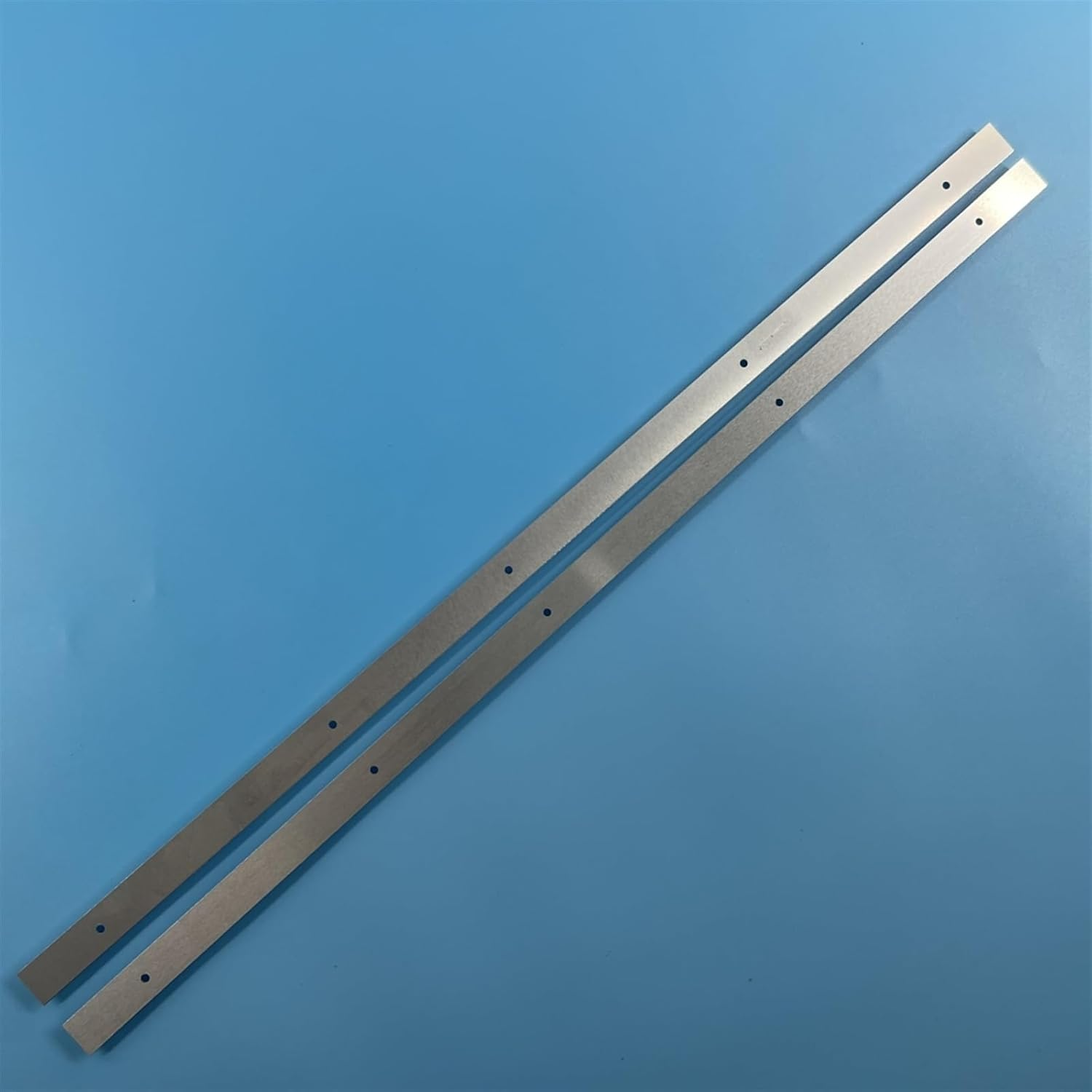 LOTOAK Tv'S LED Backlight Strips Compatible with HI 32HT101W 32HT101X AMCV LE-32ZTHS21 LE-32ZTH07 Bands Ruler 560Mm CC02320D562V04 32E9 2X6 16/3/18 (Color : 10PCS 5TV) image number 2