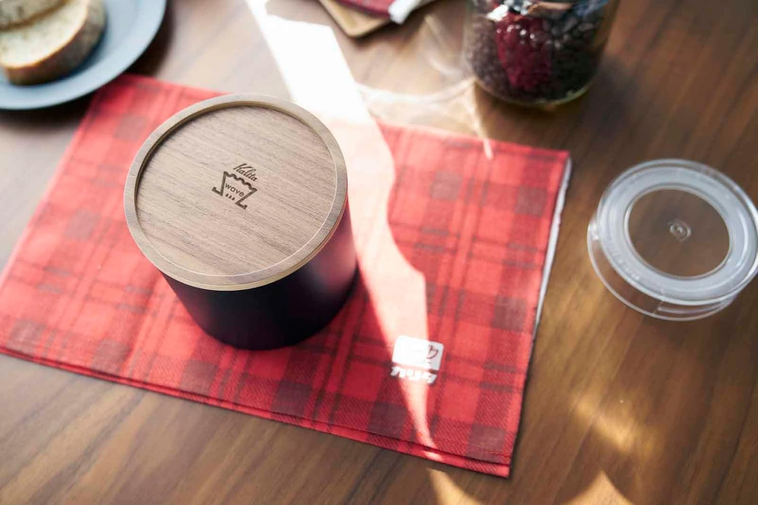 Carita Kalita Wave Filter Case with Wooden Lid to Keep Dust and Odor Away image number 2