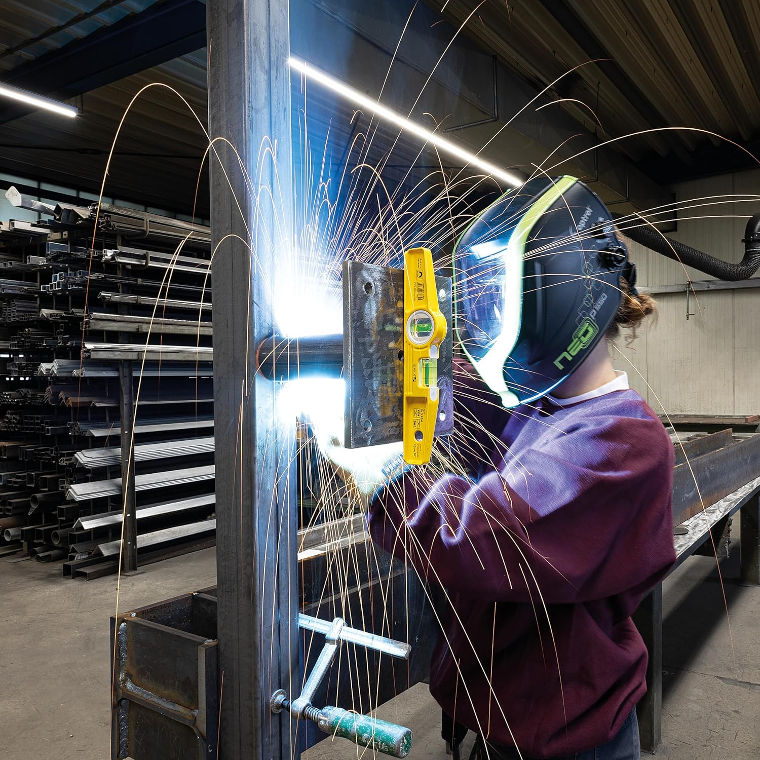 Stabila Type81Srem 25Cm/10-Inch Rare Earth Magnetic Spirit Level with Holster image number 6