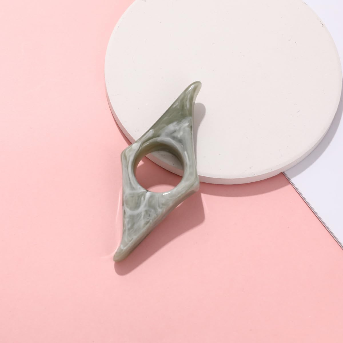 Roczential 3 Pieces Book Page Holder, Thumb Book Page Holder Resin Thumb Bookmark Personalized Thumb Reading Ring for Reading in Bed Teachers Readers Book Lovers Gifts Literary (3 Color) image number 2