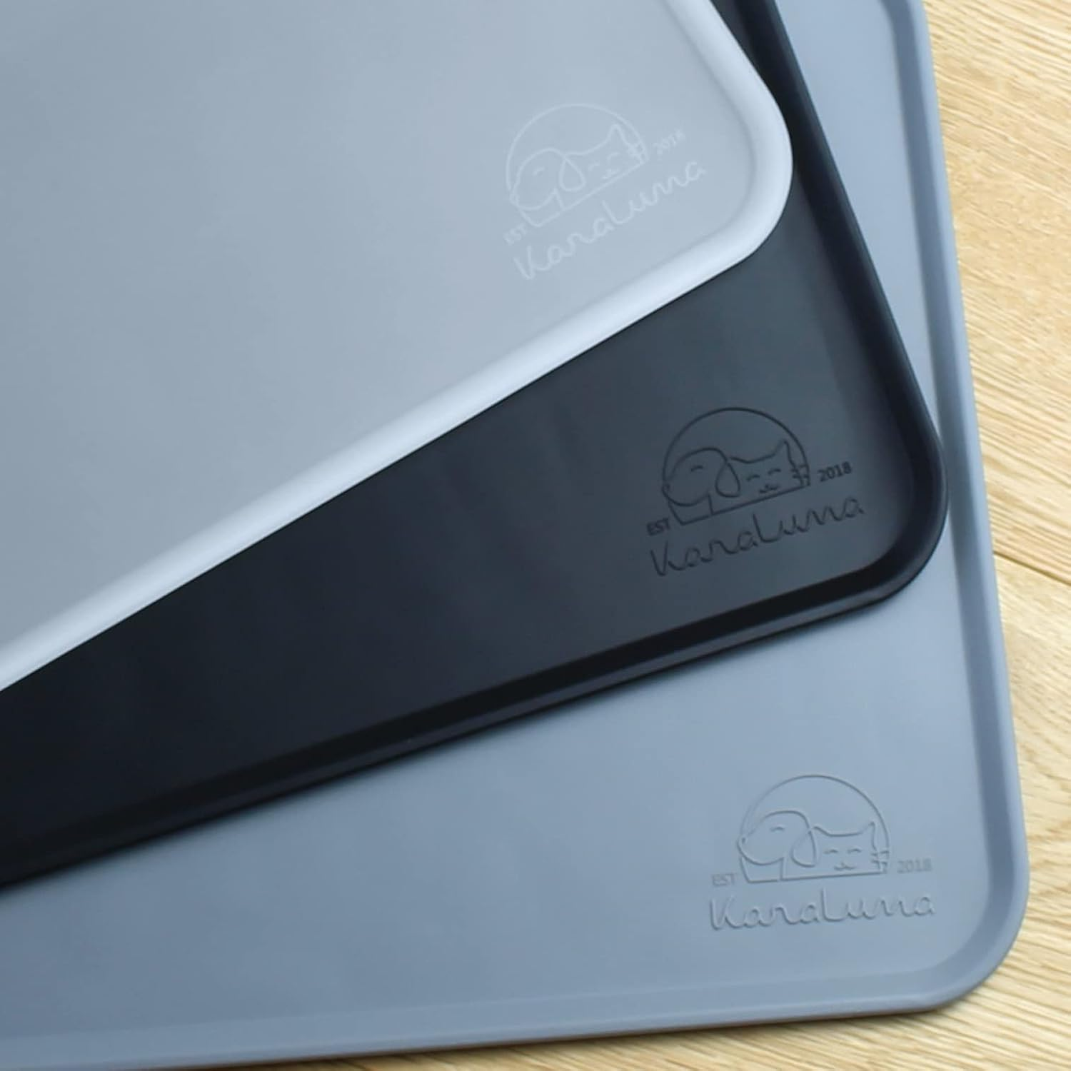 Karaluna&copy; Basic Silicone Mat 48 X 30 Cm, Black, Non-Slip Bowl Mat for Dog Bowl, Cat Bowl, Feeding Mat, Dogs, Cats Mat