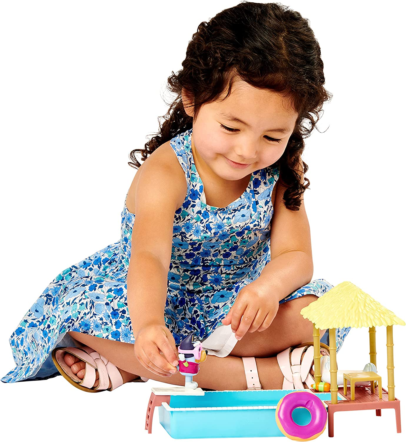 Bluey Pool Time Playset &ndash; Interactive 3-In-1 Set with Diving Board, Floaties, Water Blaster, & Swim Goggles &ndash; Poolside Playset for Toddlers & Preschoolers image number 6