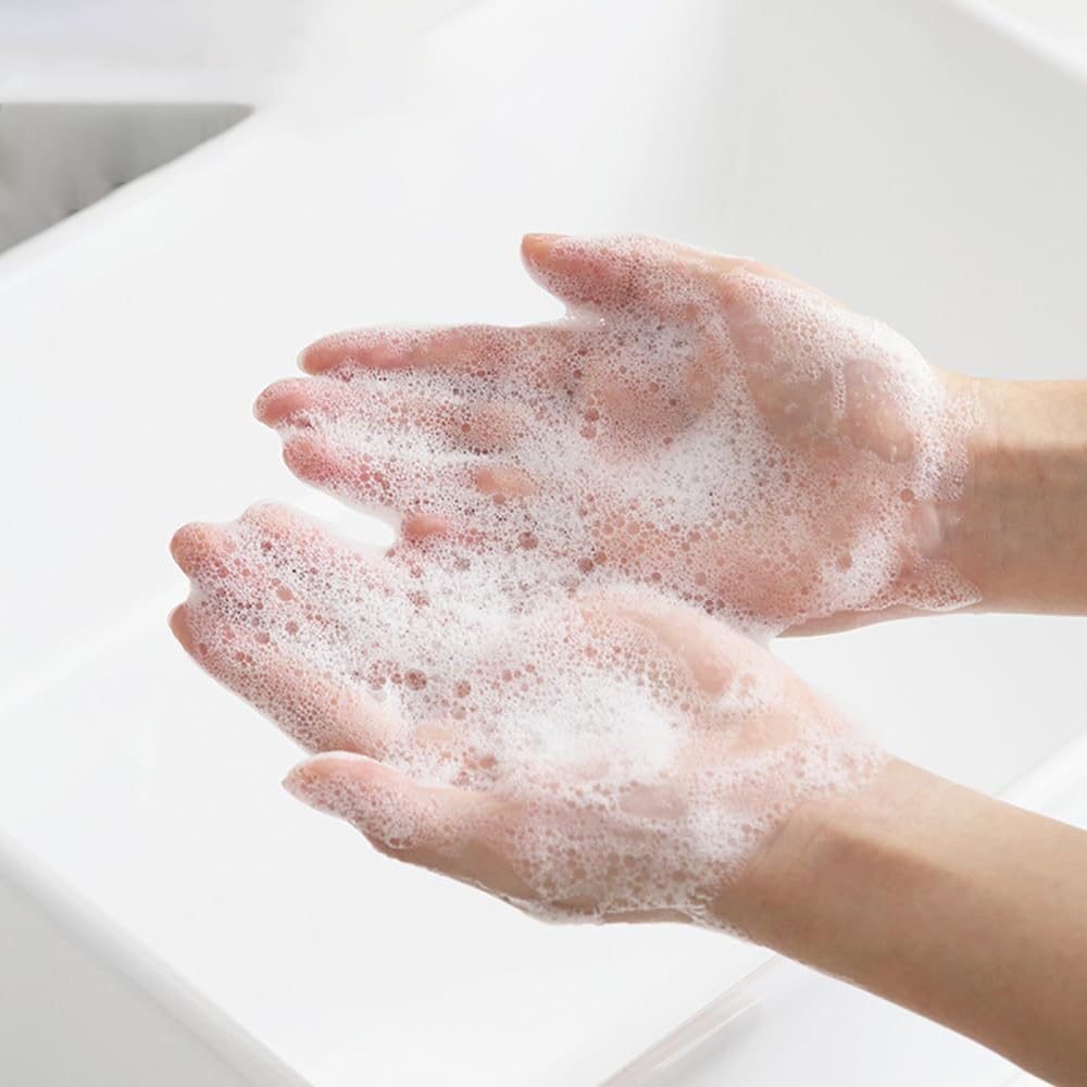 1Pc Cute Panda Portable Soap Sheets,Mini Travel Soap Paper Sheets Disposable Water Soluble Hand Washing Bath Scented Paper Soap for Outdoor Foaming Paper Travel,Soap Shampoo,Personal Care