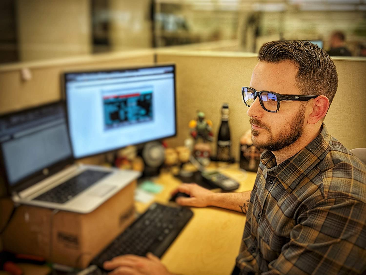 MAGID Iconic Y50 Design Series Safety Glasses with Side Shields | ANSI Z87+ Performance, Scratch & Fog Resistant, Reduce Eye Strain & Fatigue, Cloth Case Included, 1 Pair, Clear Lens, 1 image number 5