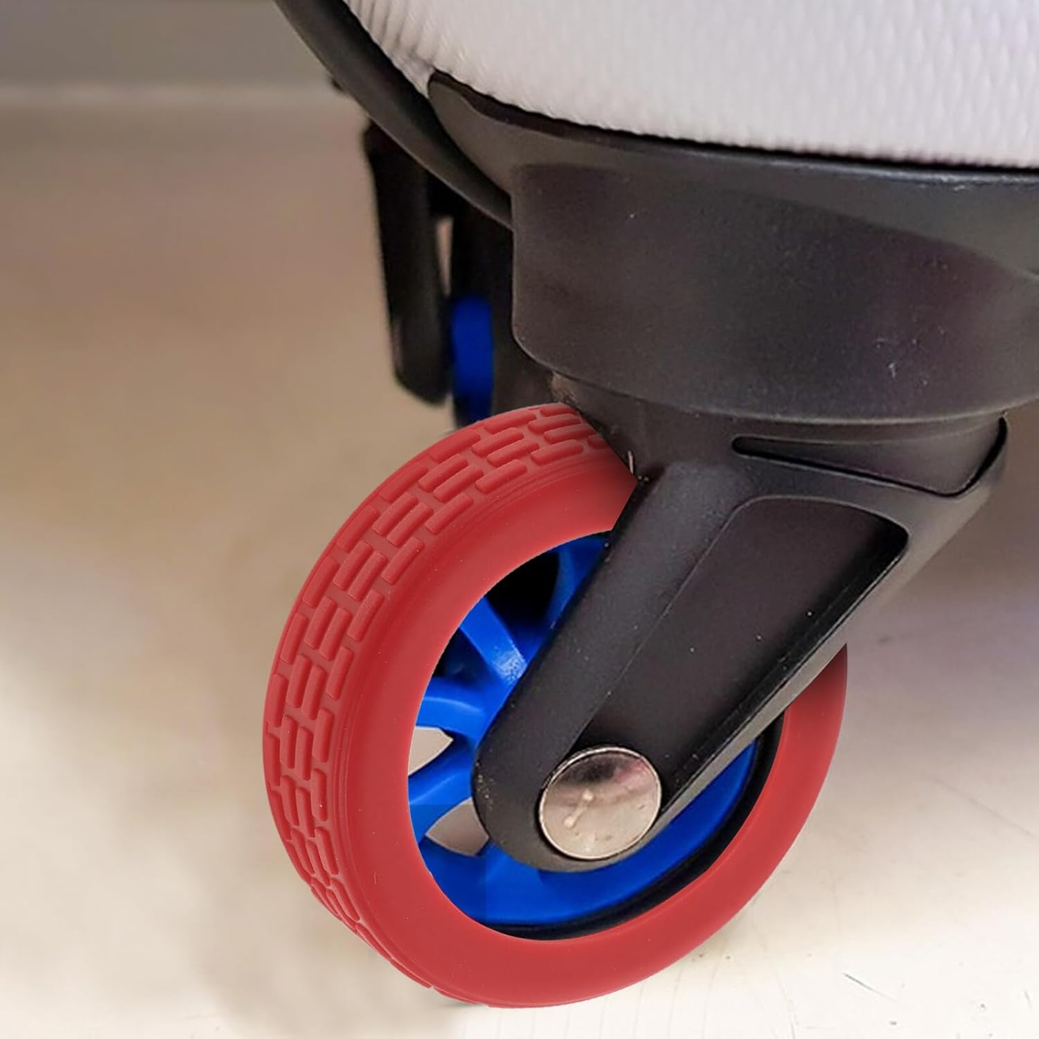 HEALEEP 8Pcs Luggage Wheel Protective Covers Silent Silicone Suitcase Wheel Covers Noise-Reducing Travel Accessories Wine Red 55X55X15Mm image number 2