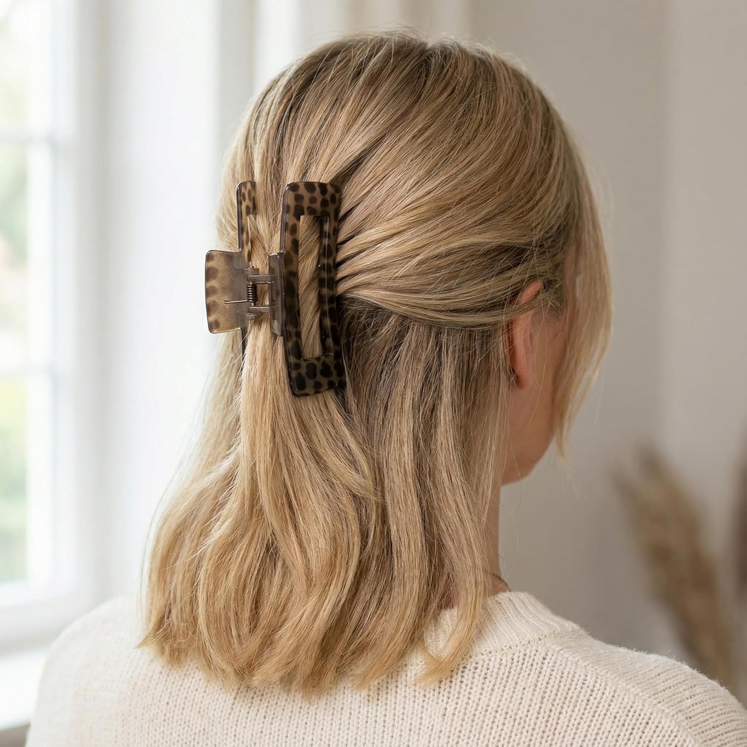 MIJOMA Hair Clips Set of 2 in Leopard Print - Large Hair Clips 10 X 5 Cm for Women & Girls - Stylish Hair Accessories for a Firm Hold for Everyday and Leisure image number 1