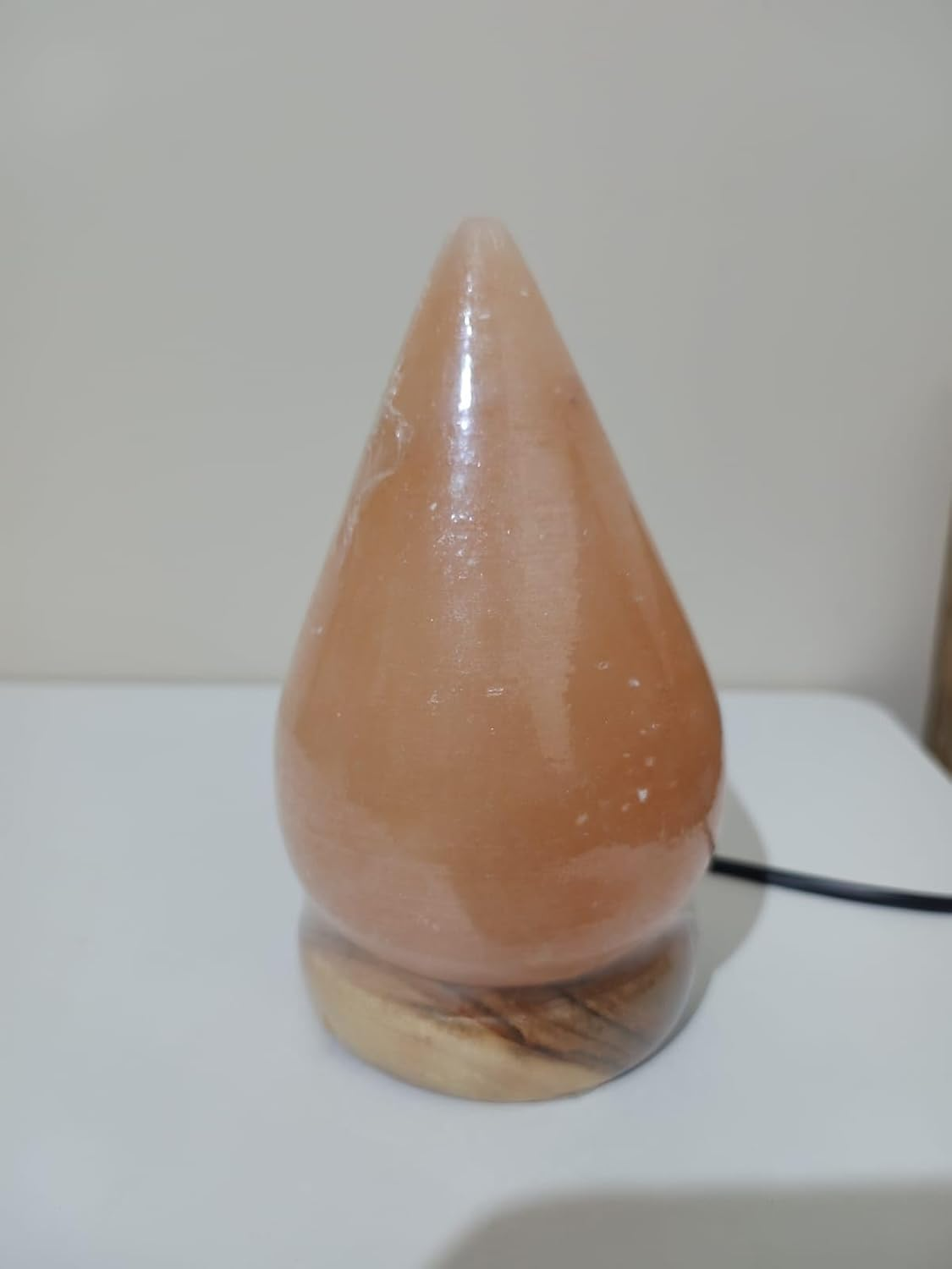 1-2 KG Premium Natural Teardrop Salt Lamp 100% Authentic, Handcrafted from the Foothills of the Himalayas Beautifully Hand Craft Teardrop Comes with Complete Electric Fitting image number 2