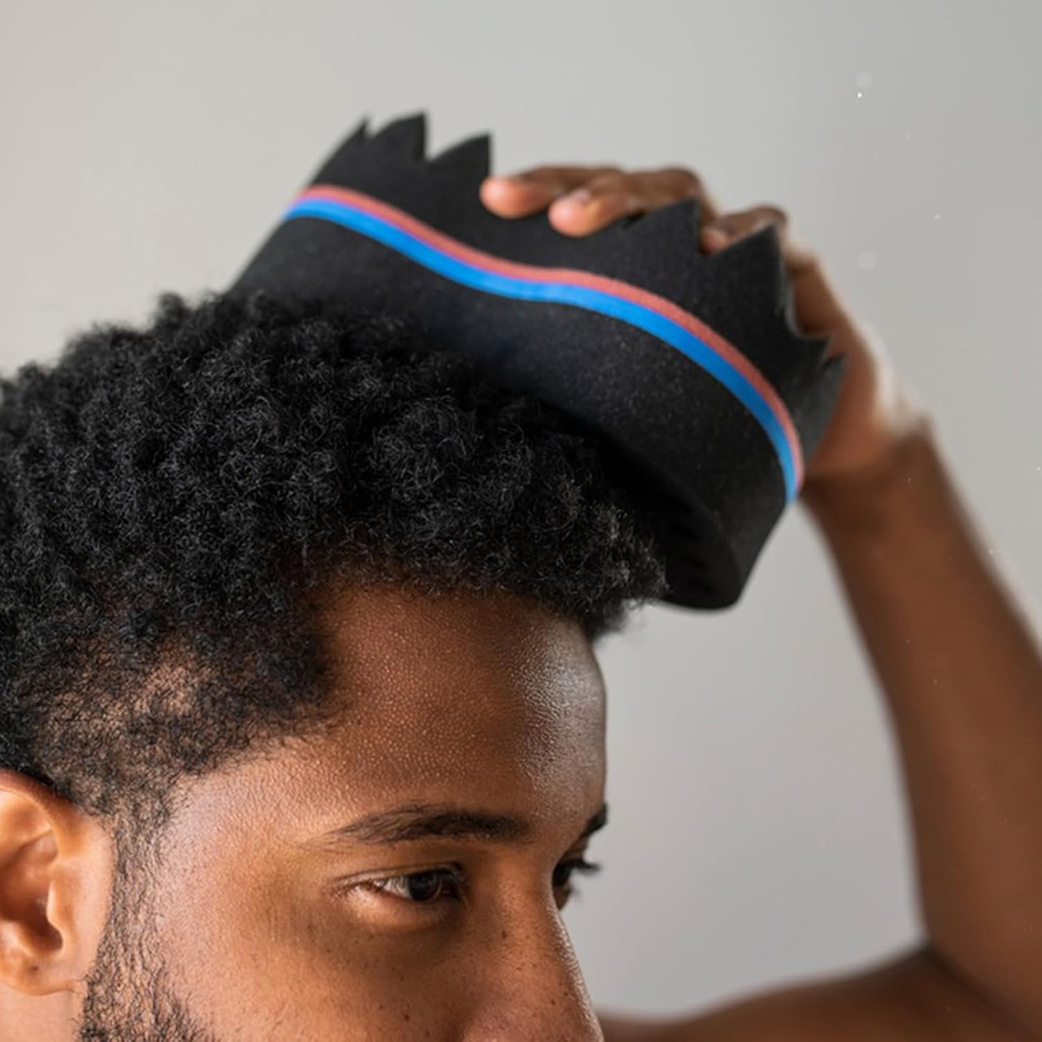 Fahibin 2 Pcs Holes Hair Sponge, Big and Small Holes Hair Sponge Brushes,Afro Coils Hair Curls Brushes,Sponge Hairbrush,Hair Sponge with Metal Combs and Curler Gloves image number 5