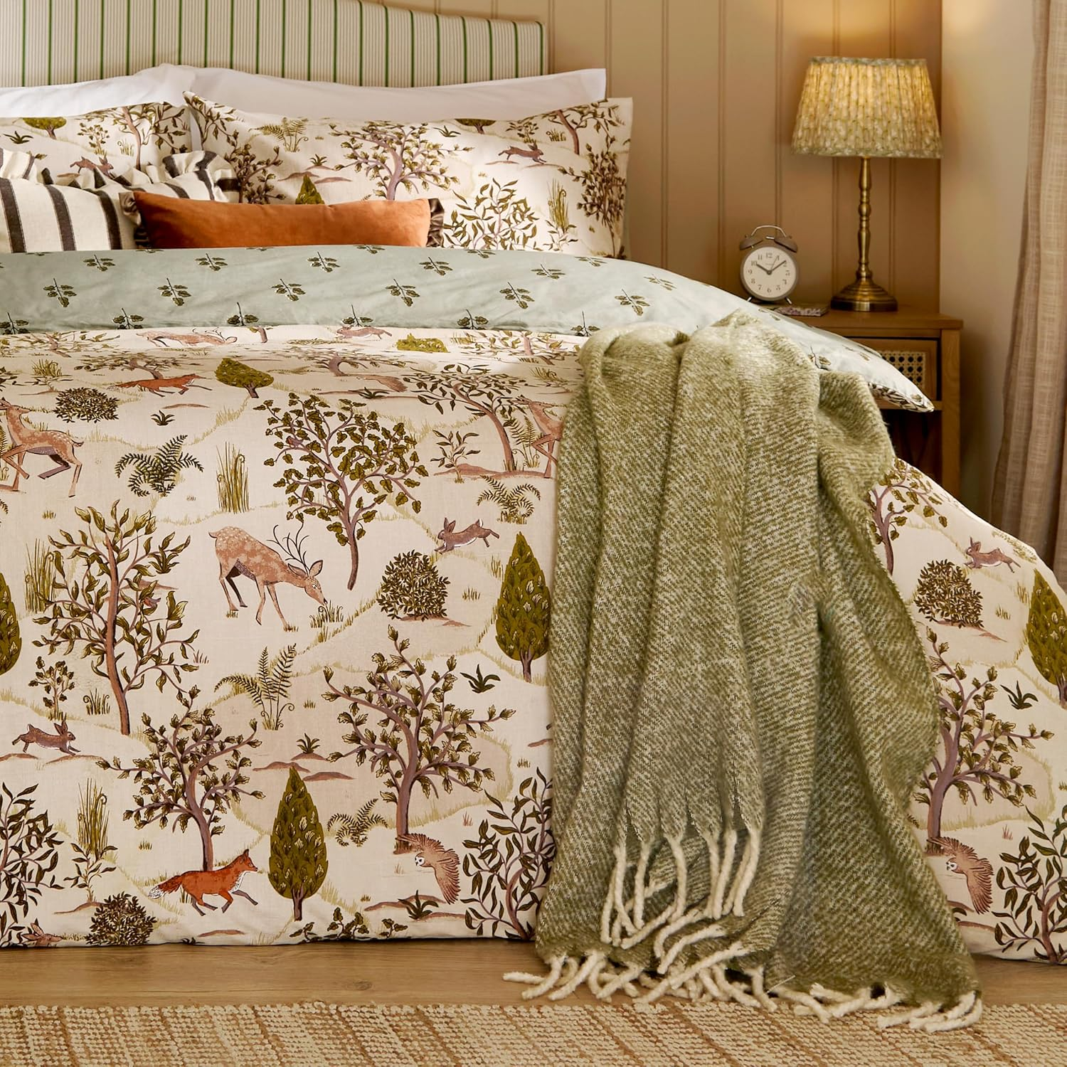 Wylder Fable Duvet Cover Set &ndash; Reversible Soft Cotton Rich Cosy Festive Bedding (Willow Green - Double)
