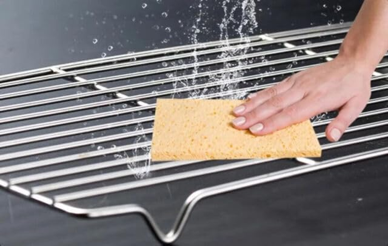 Willbbq Twin Pack Stainless Steel Grill Grate Heavy Duty Rectangular Cooking Rack for Bbq,Oven,And Smoker Rust Resistant Cooling and Baking Rack for Outdoor Grilling & Kitchen Use (60Cm X 21.5Cm) image number 4