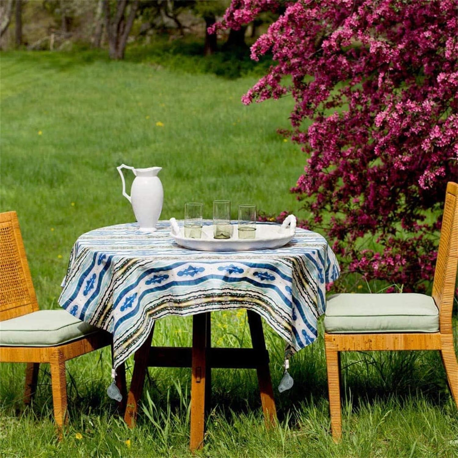 Set of 4 Cast Iron Antique Bird Heavy Tablecloth Clips Pendant Tablecloth Weights Kit with Cast Iron Antique Birds, Cloth Weights Clip for Outdoor Garden Party Picnic Tablecloths image number 2