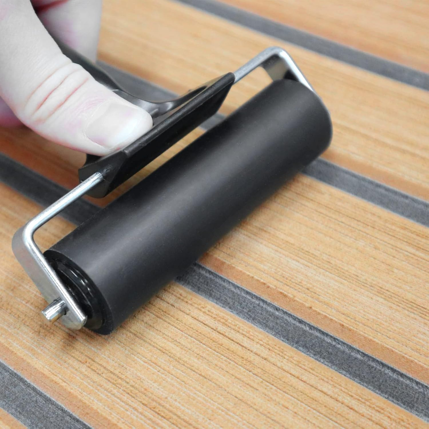 Rubber Roller for Flooring Installation 4 Inch Rubber Brayer Glue Roller for Boat Flooring Install Printmaking Painting Stamping Wallpaper Gluing Application image number 3