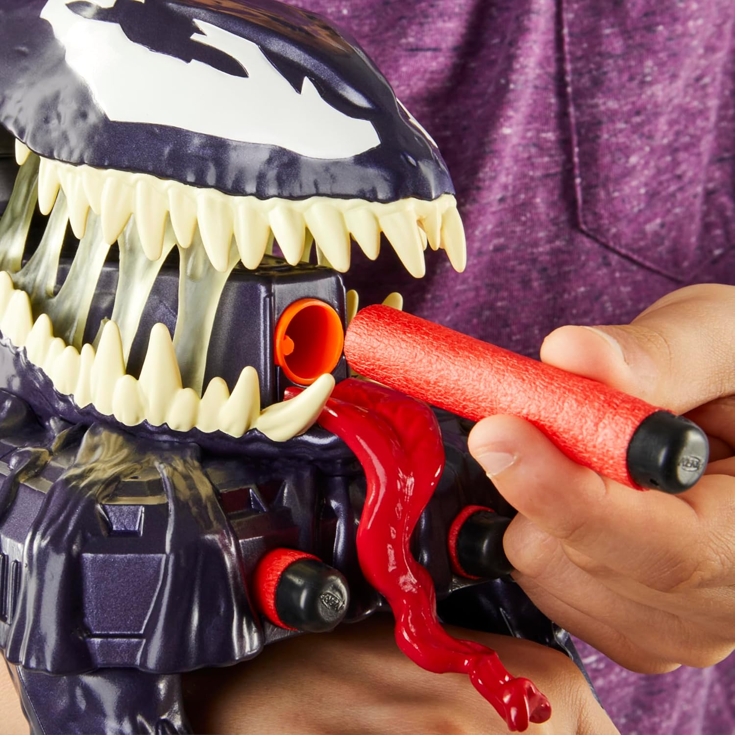 Marvel Spider-Man Venomversus Marvel&rsquo;S Venom Strike Blaster, NERF Spider-Man Toy, Super Hero Toys for Kids Ages 5+ image number 2