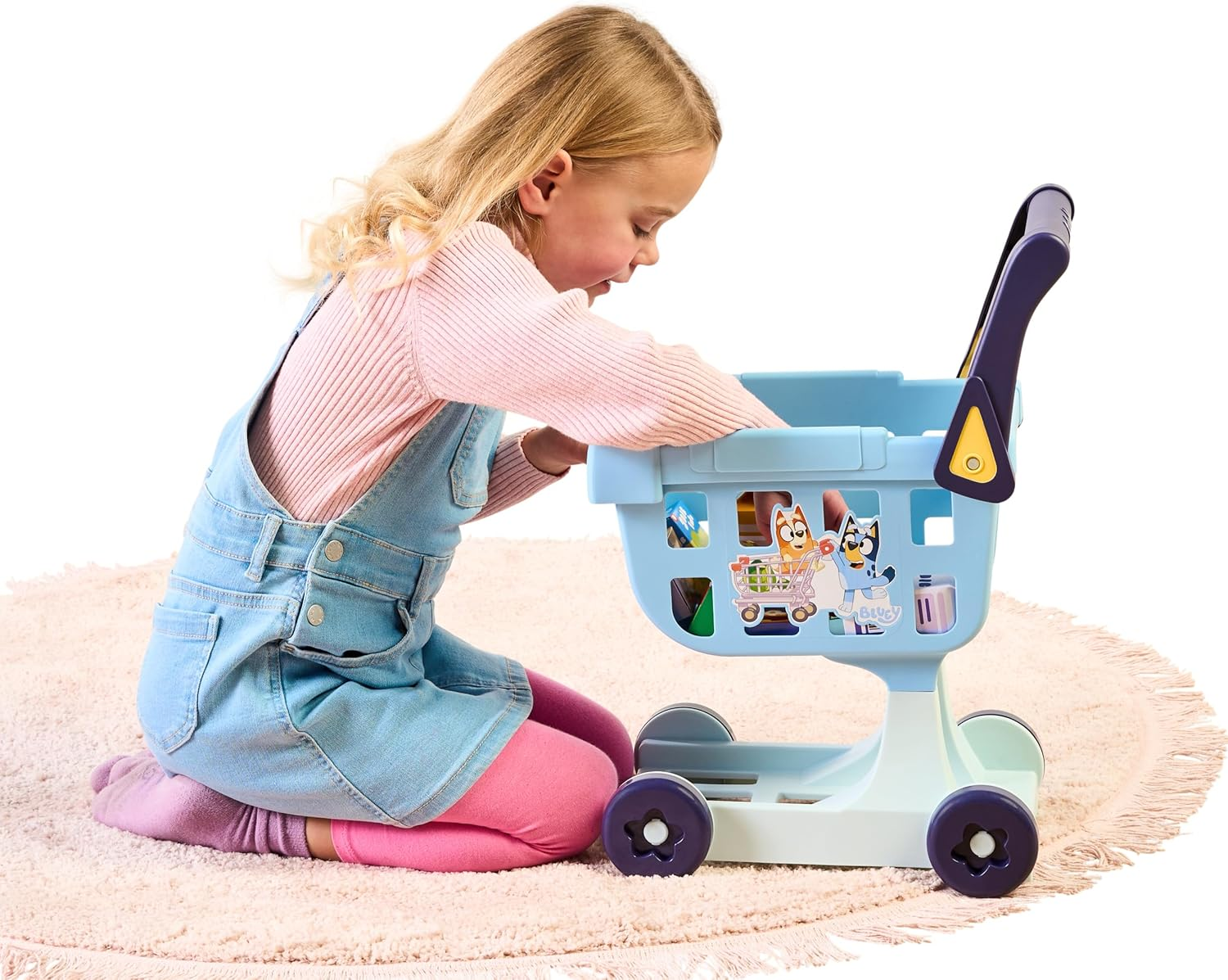 The Bluey Shopping Trolley, with Free-Rolling Wheels and Rotating Handle. the Ideal Size for Toddlers, Stands at 49Cm Tall, 8 Colorful Cardboard Shopping Goods Are Included with This Trolley image number 5