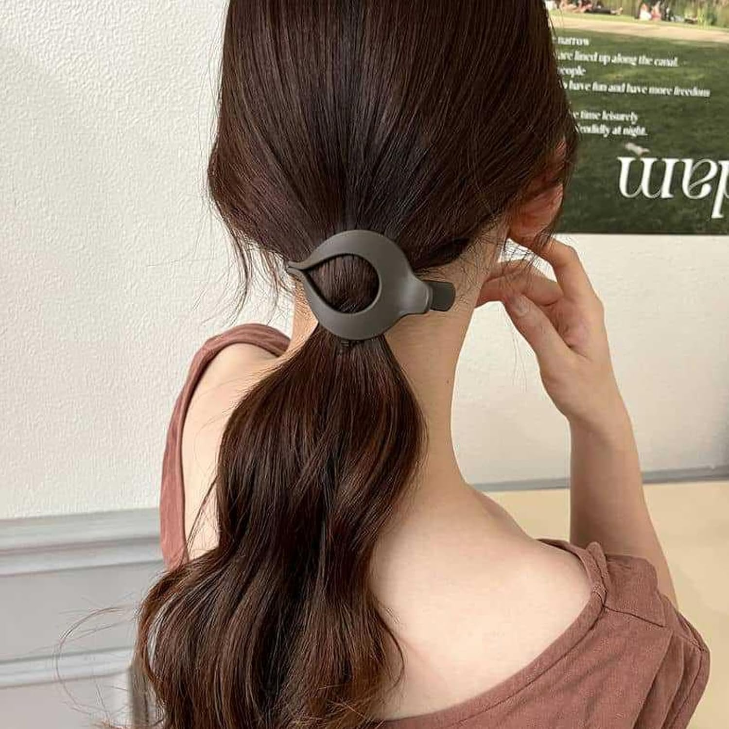 4 Pcs Curved Design Hair Clips,Matte Flat Claw Hair Clips for Women Girls,Curved Flat Hair Clip Clamps for Thick and Thin Hair,Hair Accessories for Women and Girls,Black and Brown image number 5