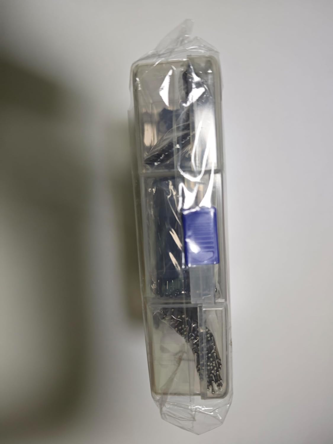 Axinost Pack of 300 Hair Pins, Metal Wavy Shape Hair Clips, Bobby Pins, U Hair Clips, Hair Ties with Storage Box for Children, Girls, Hairdressing Salon (Black and Gold) image number 5