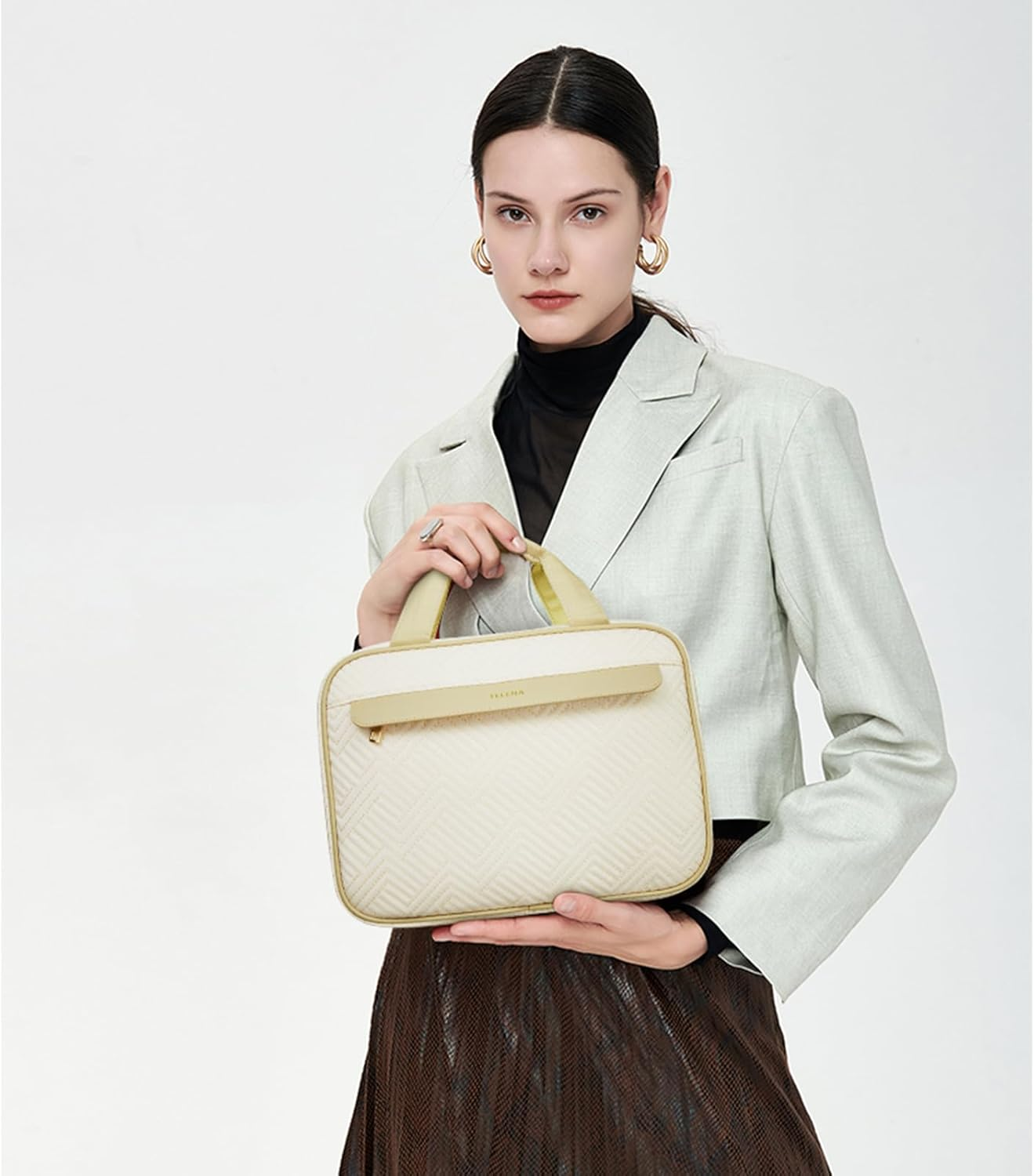 DDPOND Hanging Travel Toiletry Bag - Quilted Convenient & Stylish Organizer for Traveling Women, Pink - Light Pink image number 5